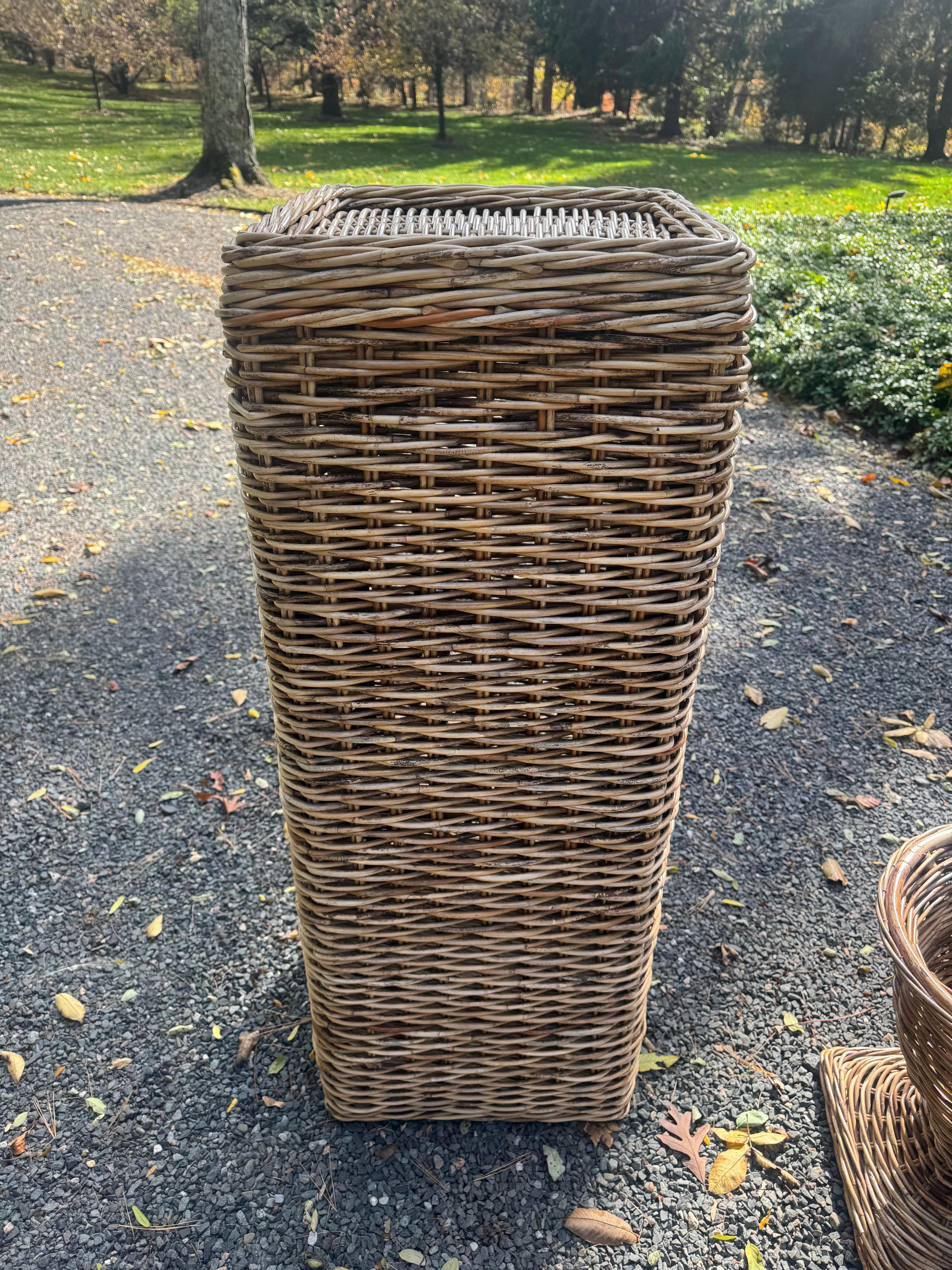 Striking rattan pedestal and urn make a statement in any room.  Can be used indoors or outside if under cover.  The urn separately measures 18” tall x 12.5 diameter.
Pedestal is 44 h x 15.5 diameter

NF