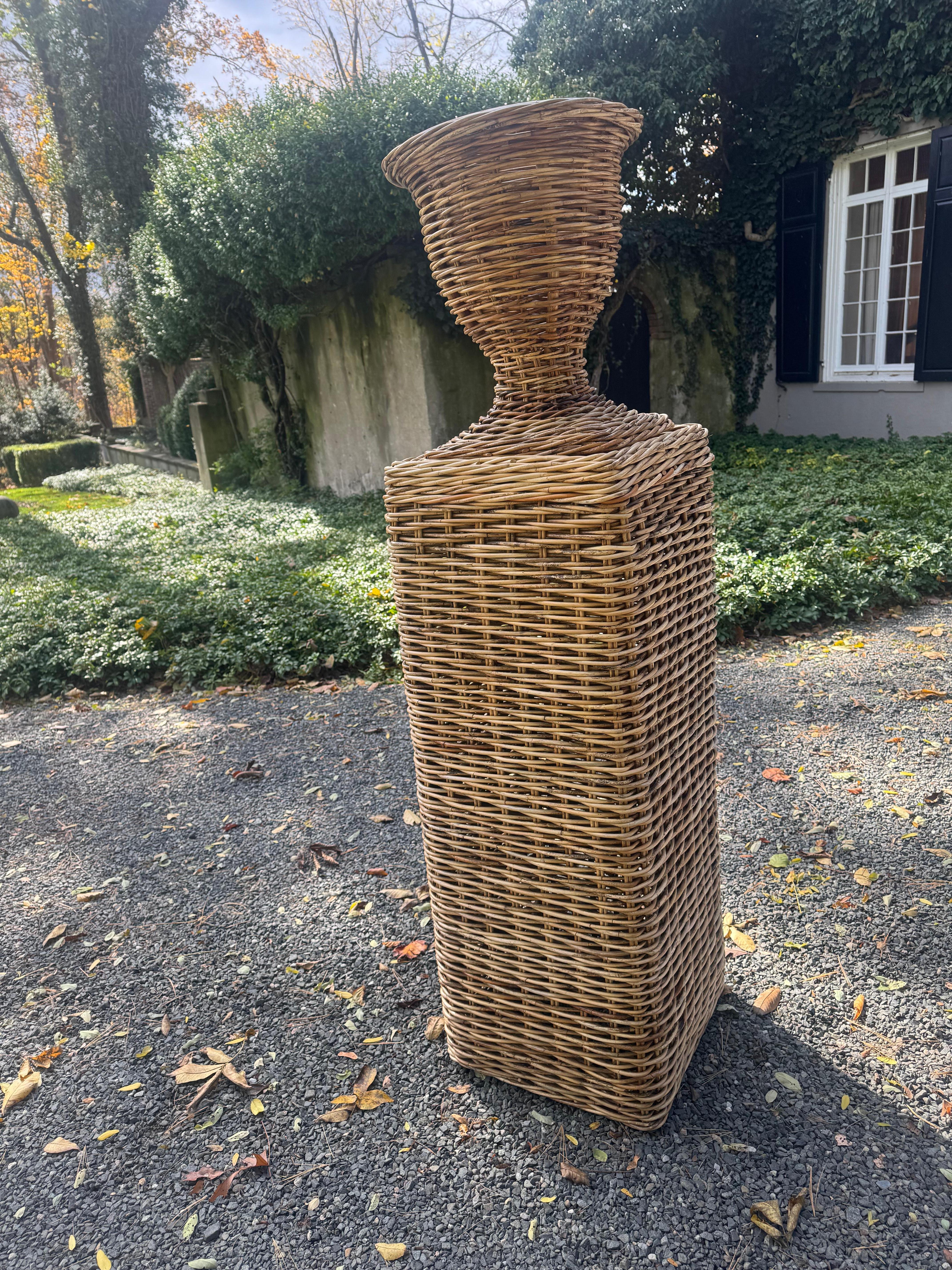 Organic Modern Handsome Rattan French Country Pedestal & Urn For Sale