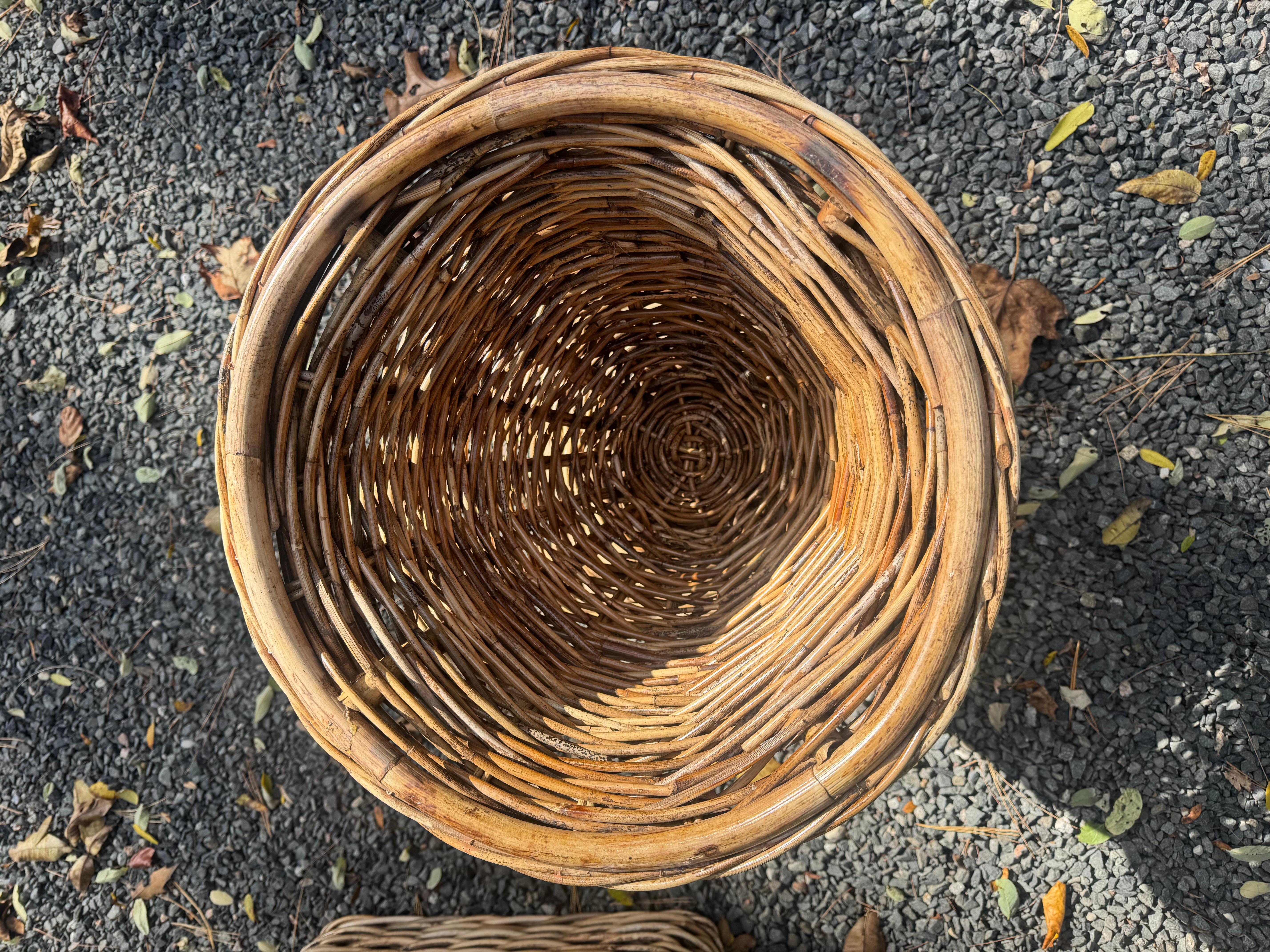 American Handsome Rattan French Country Pedestal & Urn For Sale