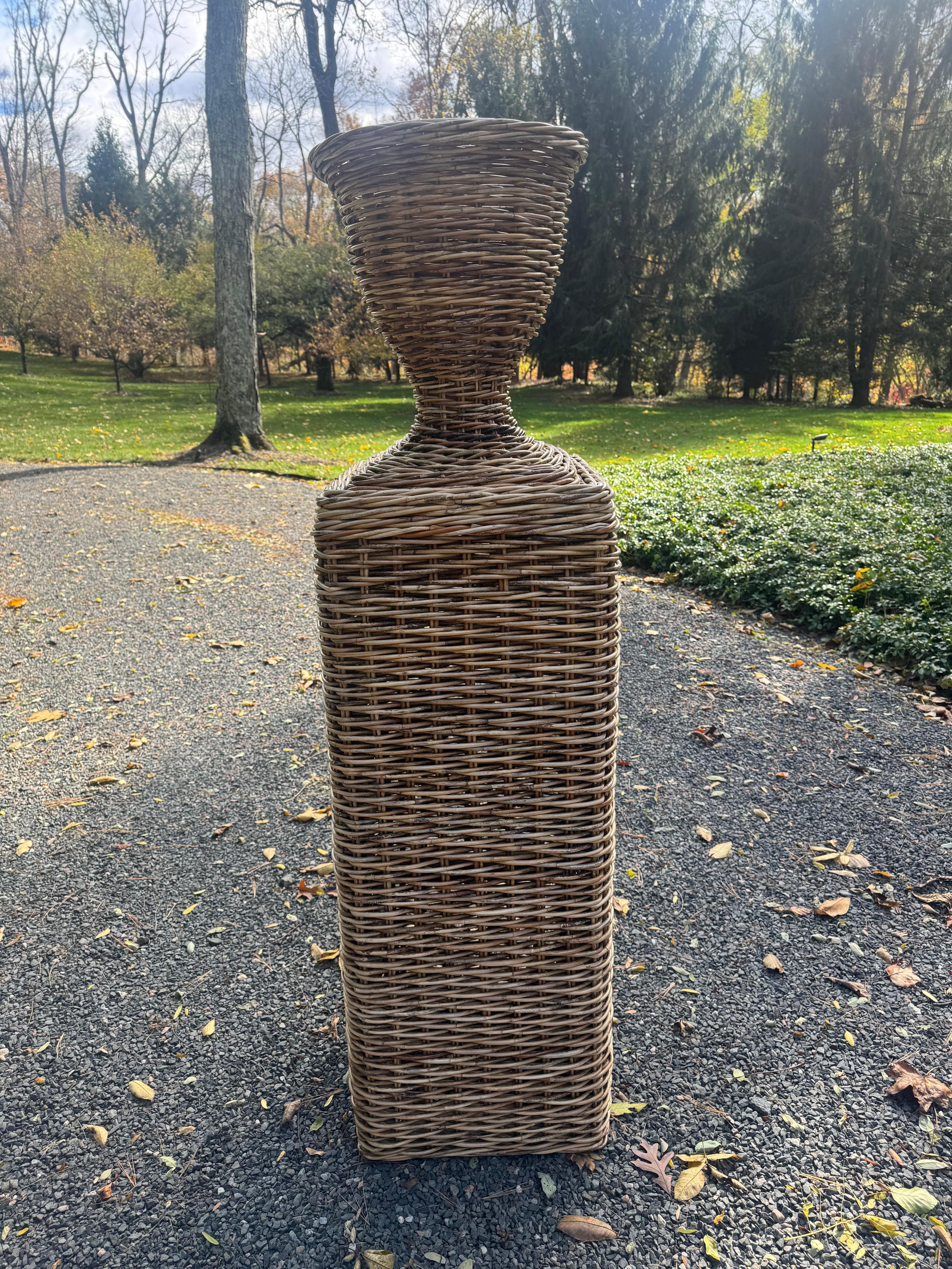Handsome Rattan French Country Pedestal & Urn For Sale 2