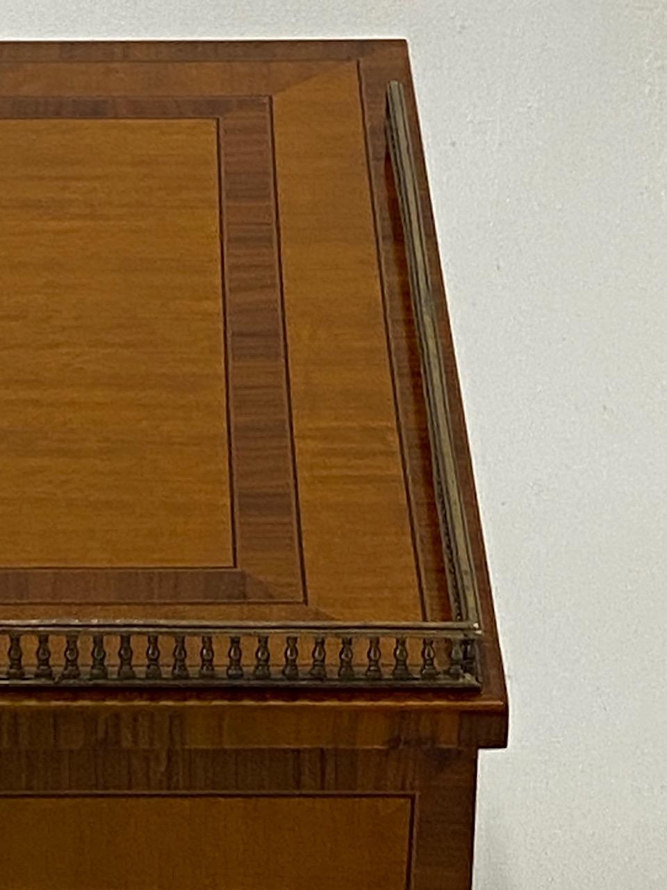 Handsome Regency Style Mahogany and Satinwood Inlay Chest Cabinet Nightstand 7