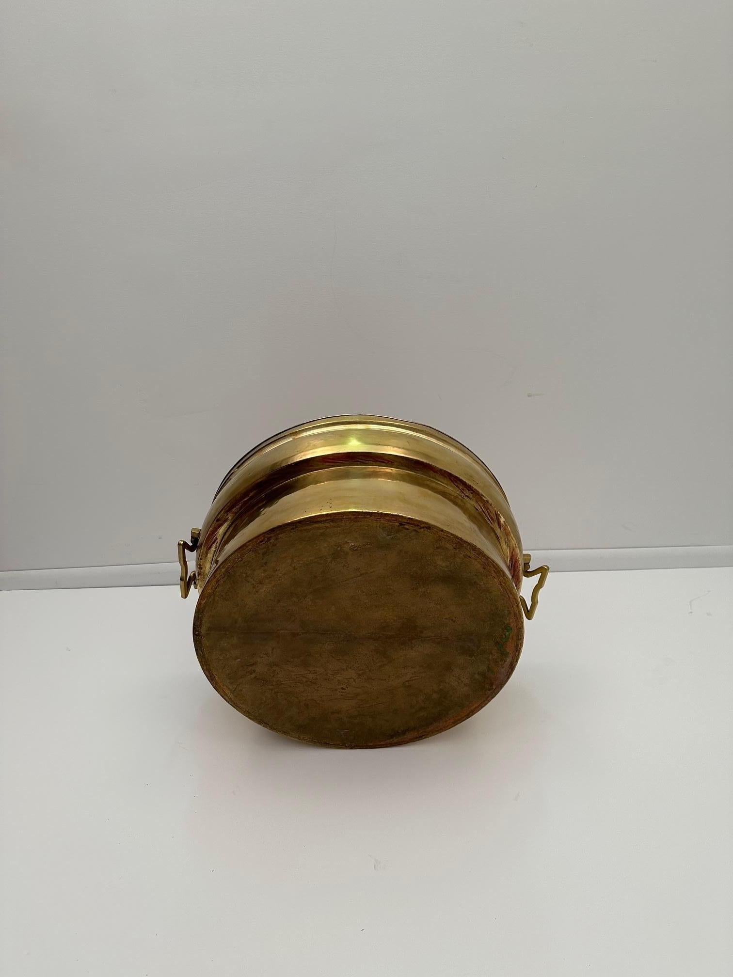 Late 20th Century Handsome Round Brass Planter on Ebonized Custom Stand For Sale
