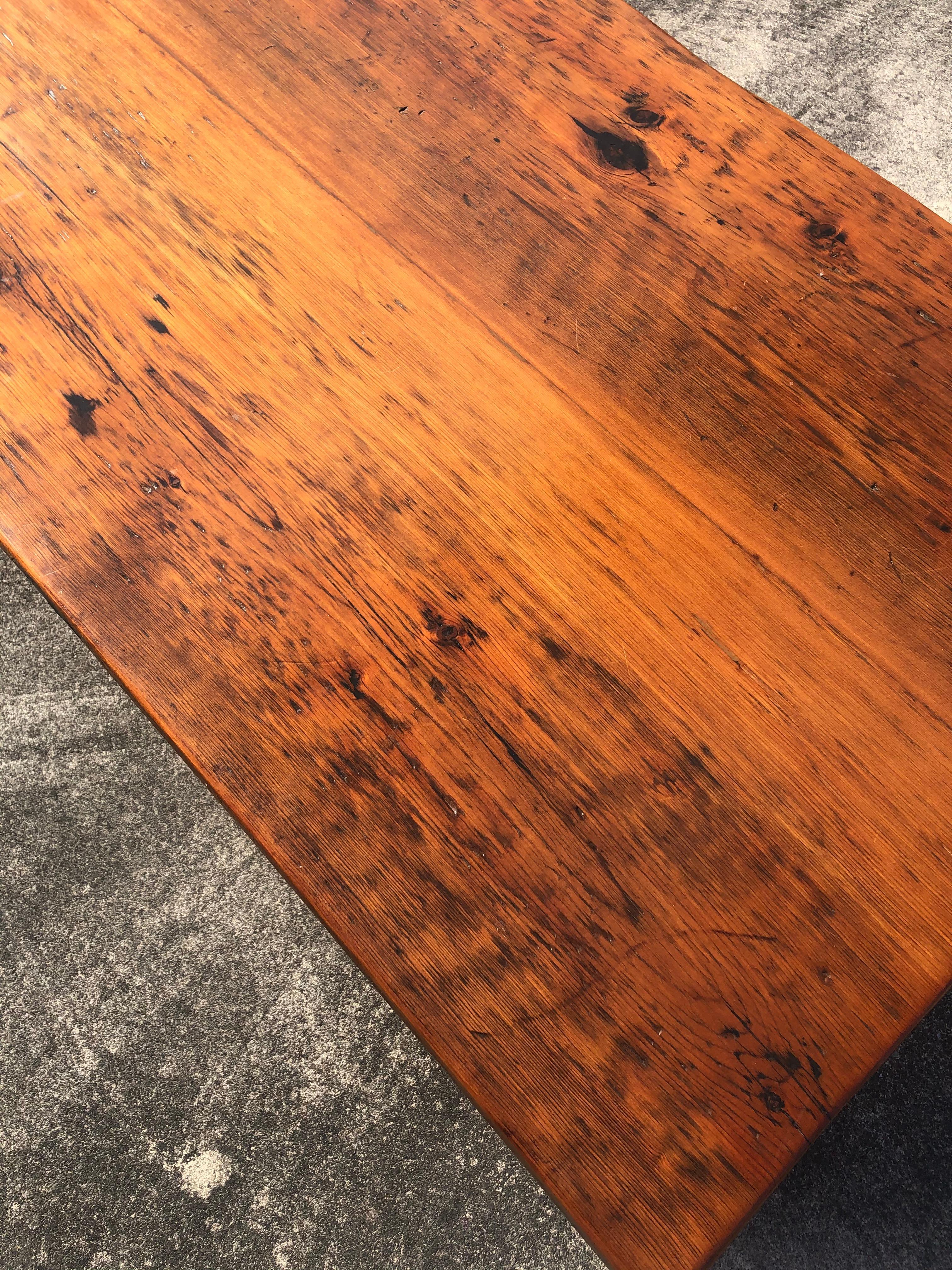 Handsome Rustic Maine Artisan Crafted Pine Coffee Table In Good Condition In Hopewell, NJ