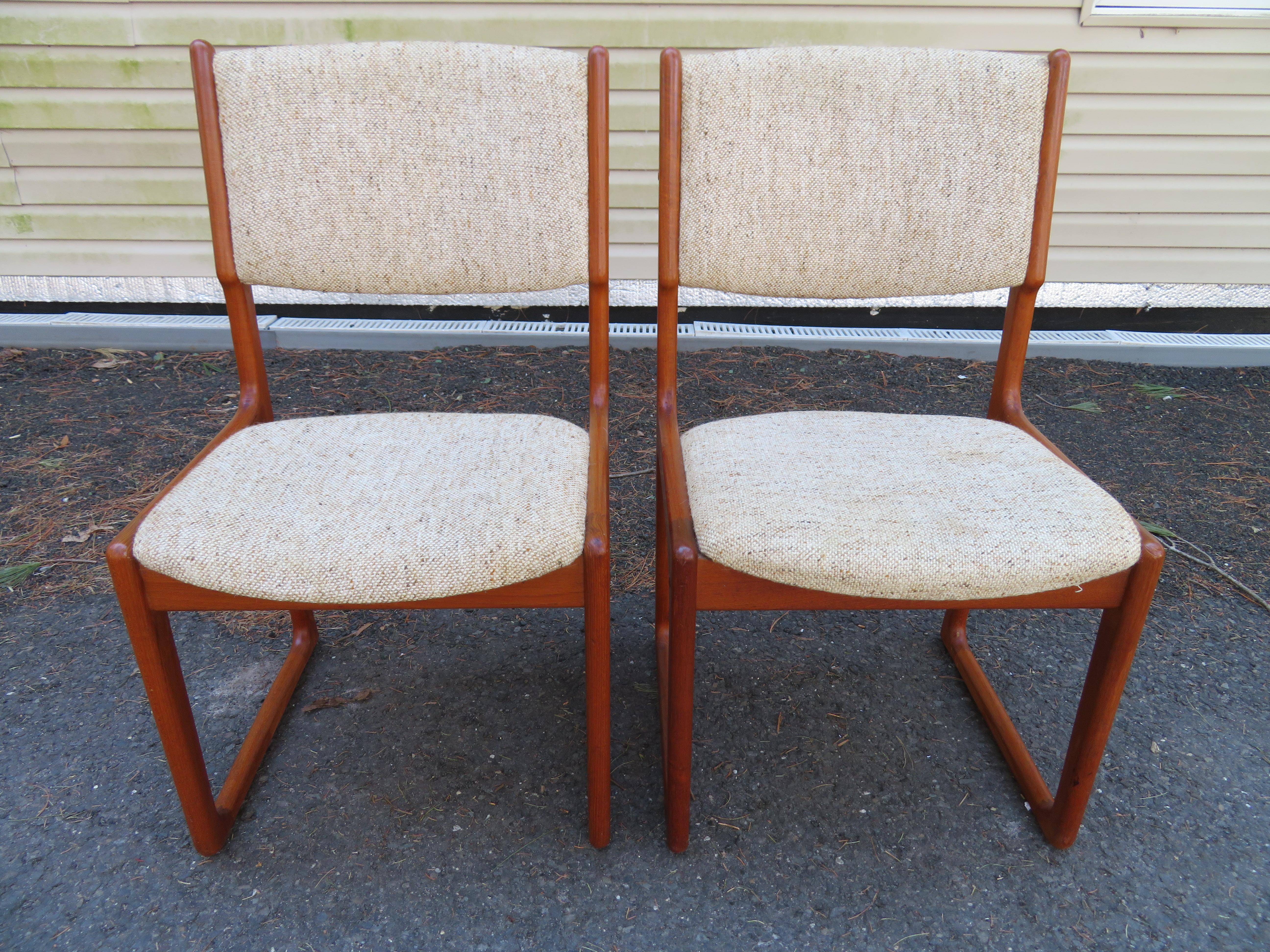 Scandinave moderne Magnifique ensemble de 6 chaises de salle à manger danoises en teck Benny Linden, mi-siècle moderne en vente