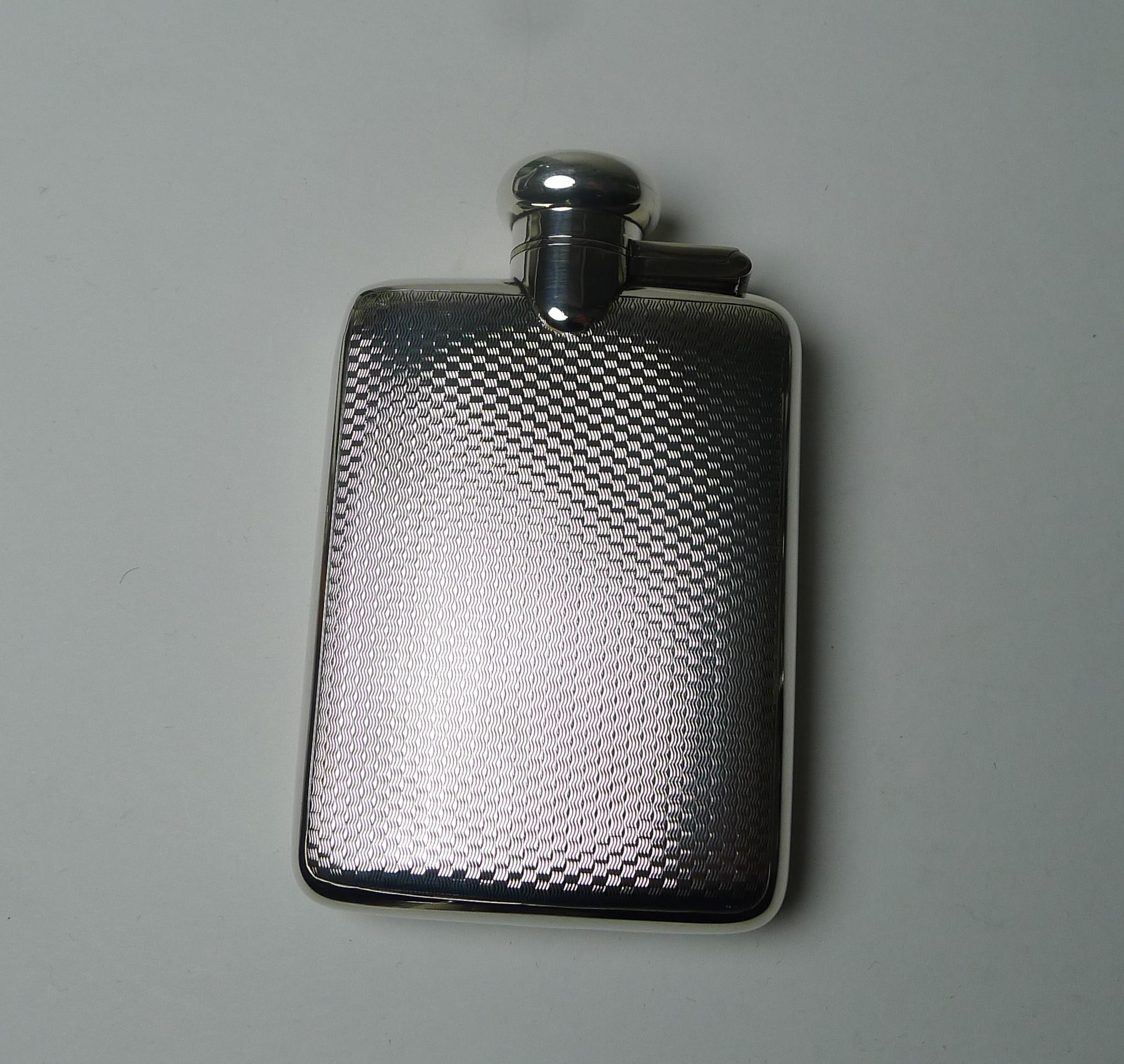 Handsome Small Sterling Silver Hip / Spirit Flask, 1926 In Good Condition In Bath, GB