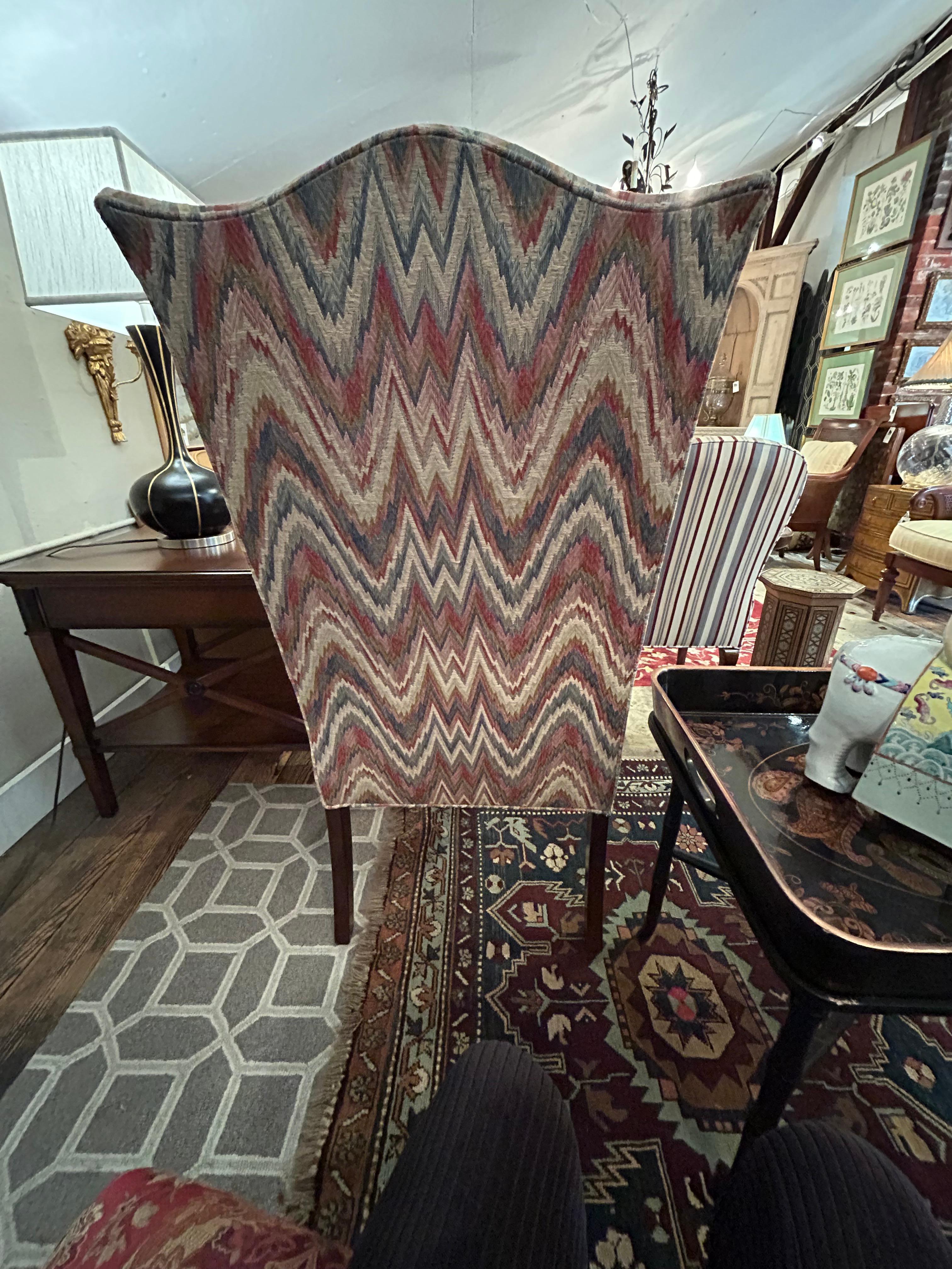 Hübscher Southwood Traditional Hochlehner Sessel gepolstert in Flame Stitch (Regency) im Angebot