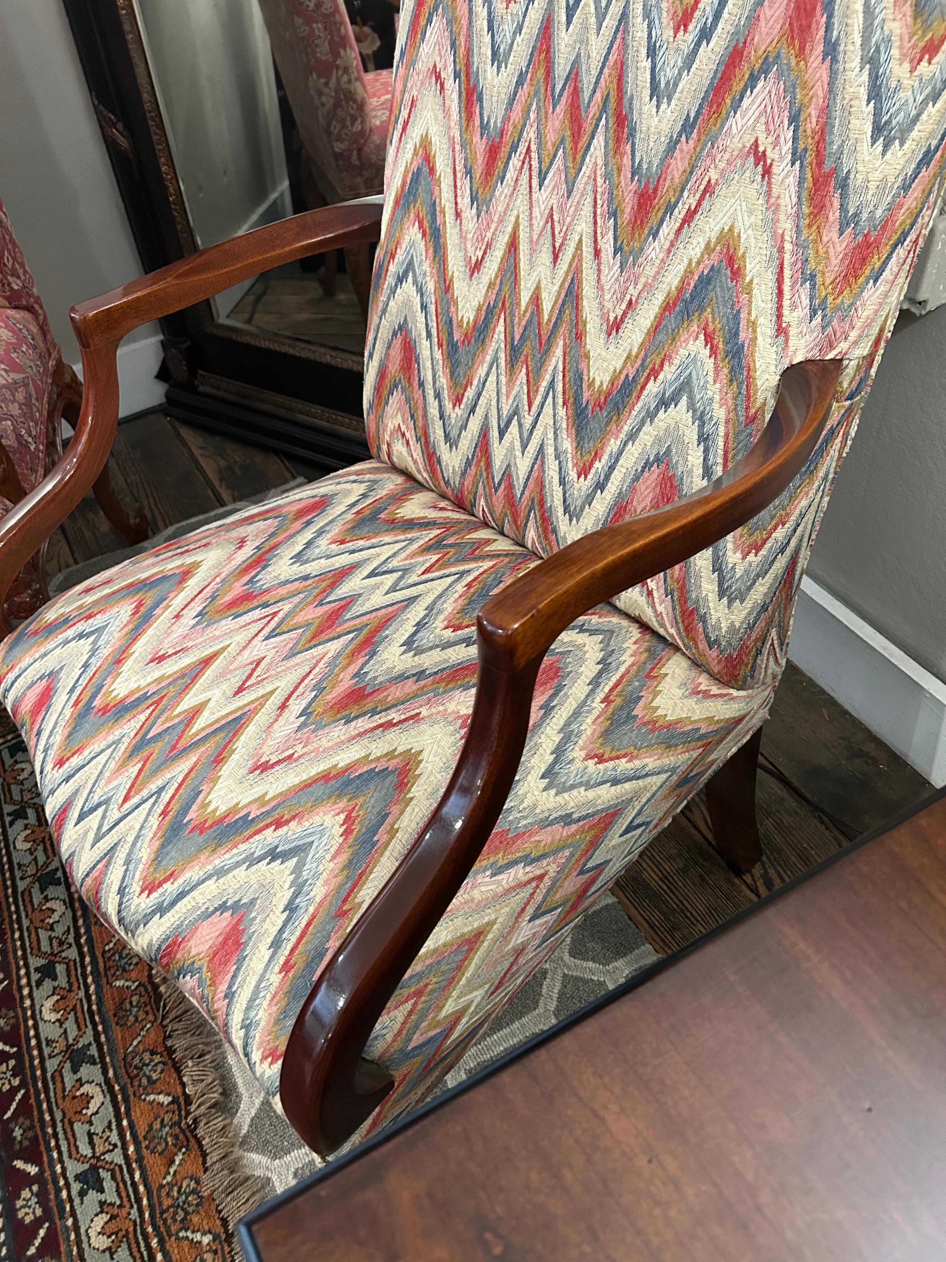 Hübscher Southwood Traditional Hochlehner Sessel gepolstert in Flame Stitch (Polster) im Angebot