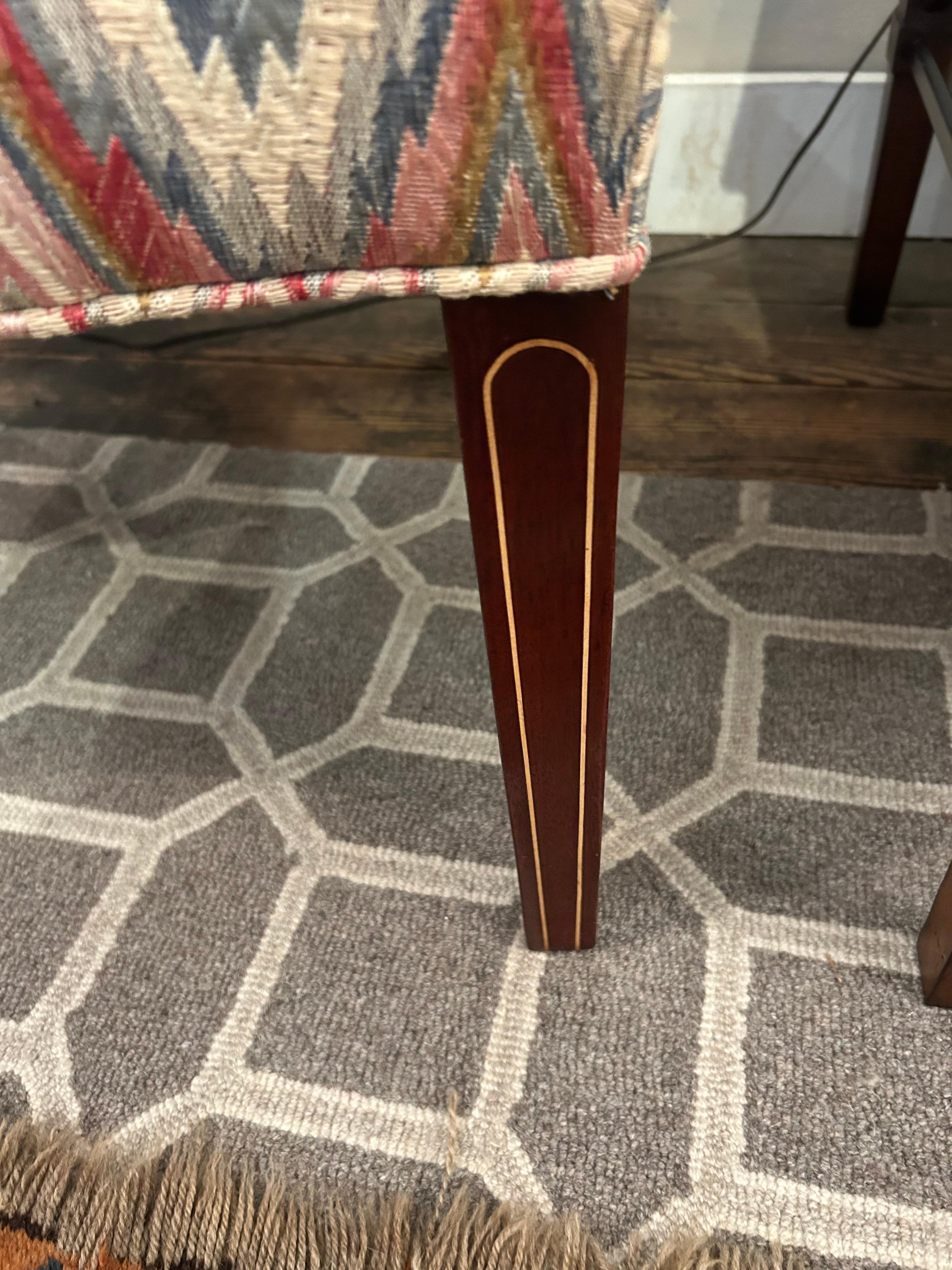 Hübscher Southwood Traditional Hochlehner Sessel gepolstert in Flame Stitch im Angebot 3