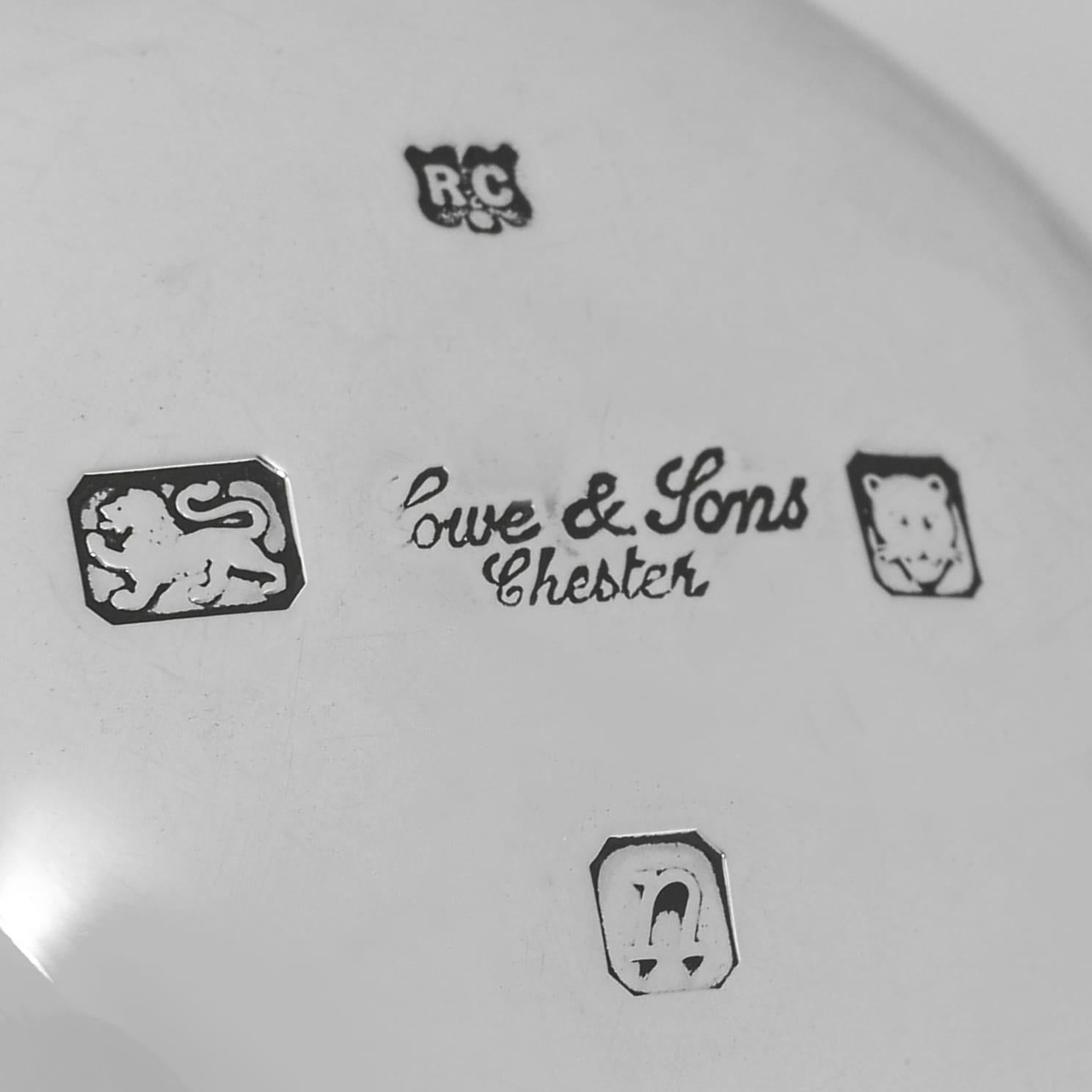 Atractivo vaso de plata de ley matasellado en Londres en 1968 Inglés en venta