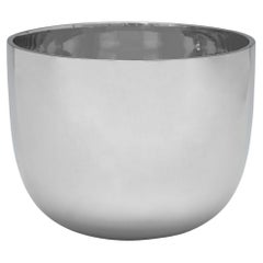 Handsome sterling silver tumbler cup hallmarked in London in 1968