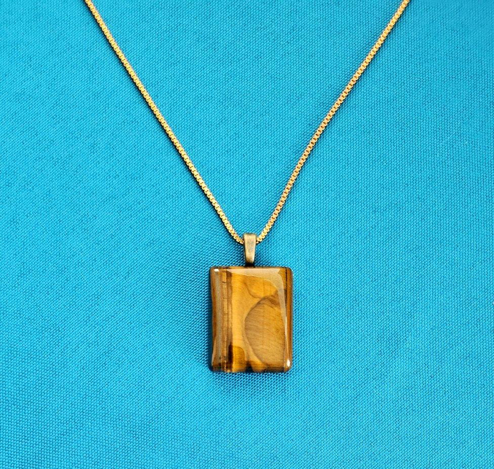 Handsome Tiger's Eye Semiprecious Stone Pendant Necklace For Sale 3