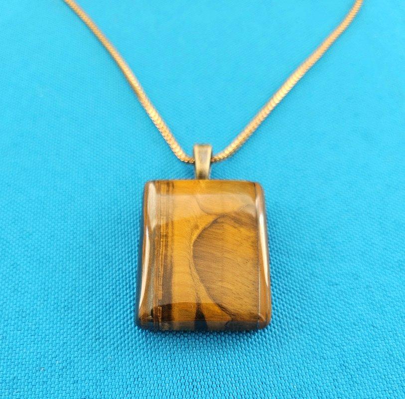 Unknown Handsome Tiger's Eye Semiprecious Stone Pendant Necklace For Sale