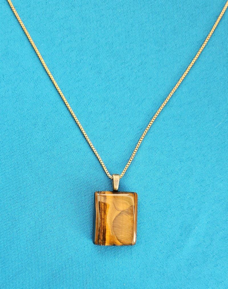Handsome Tiger's Eye Semiprecious Stone Pendant Necklace In Good Condition For Sale In Warrenton, OR