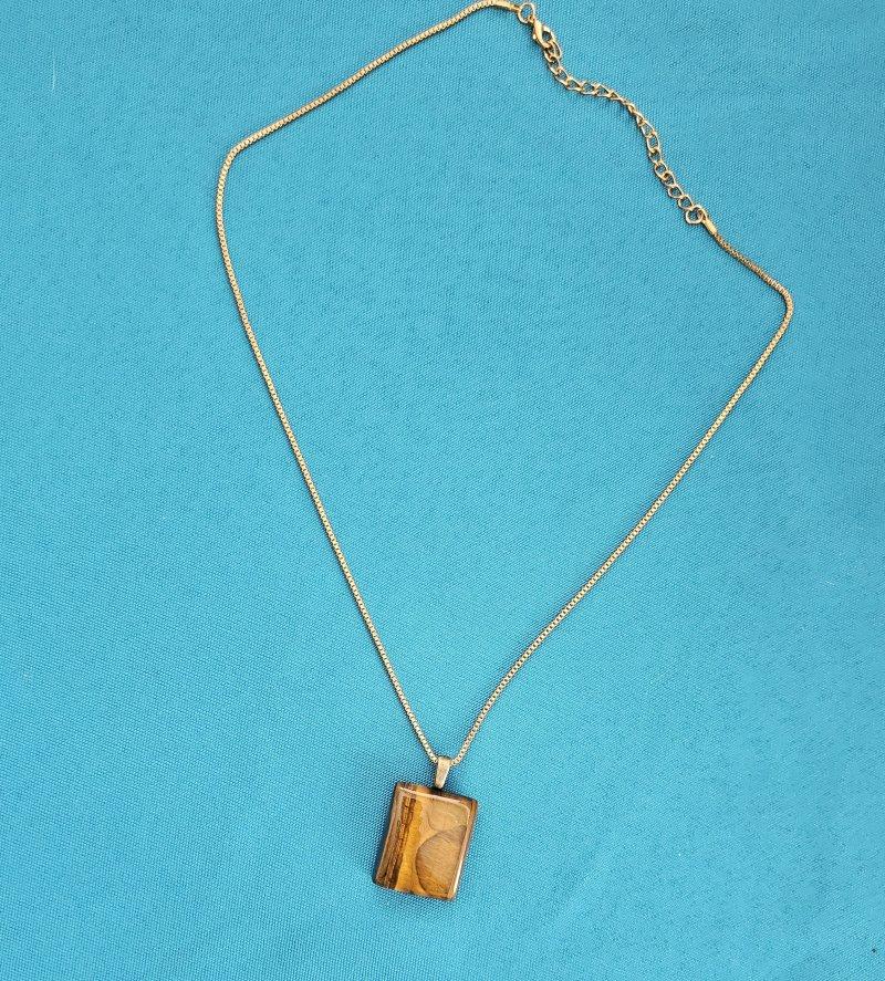 Handsome Tiger's Eye Semiprecious Stone Pendant Necklace For Sale 1