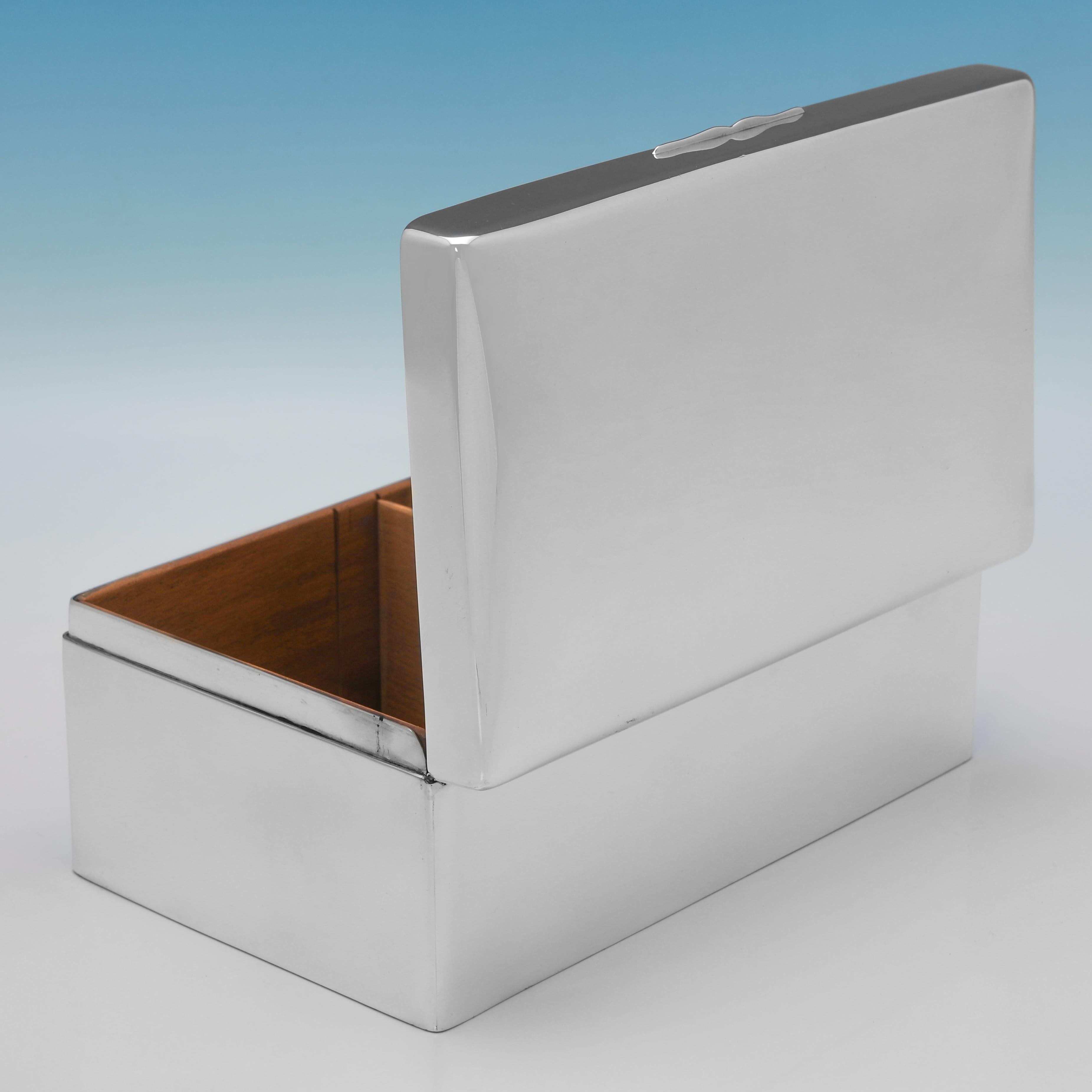 Inglese Bellissima scatola per sigari vittoriana in argento sterling, Londra 1899 in vendita