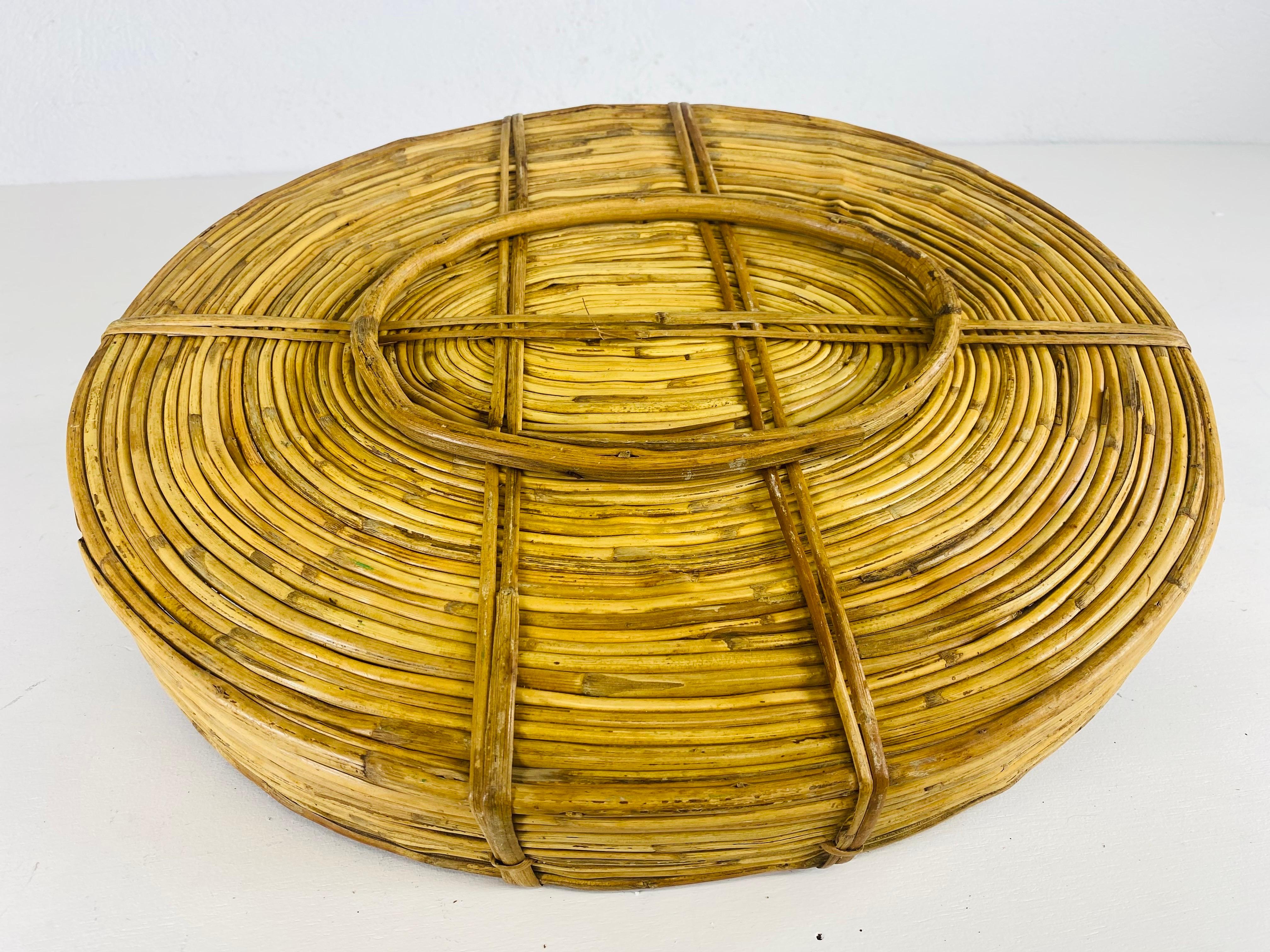 Handsome vintage coastal bamboo serving tray In Good Condition For Sale In Allentown, PA