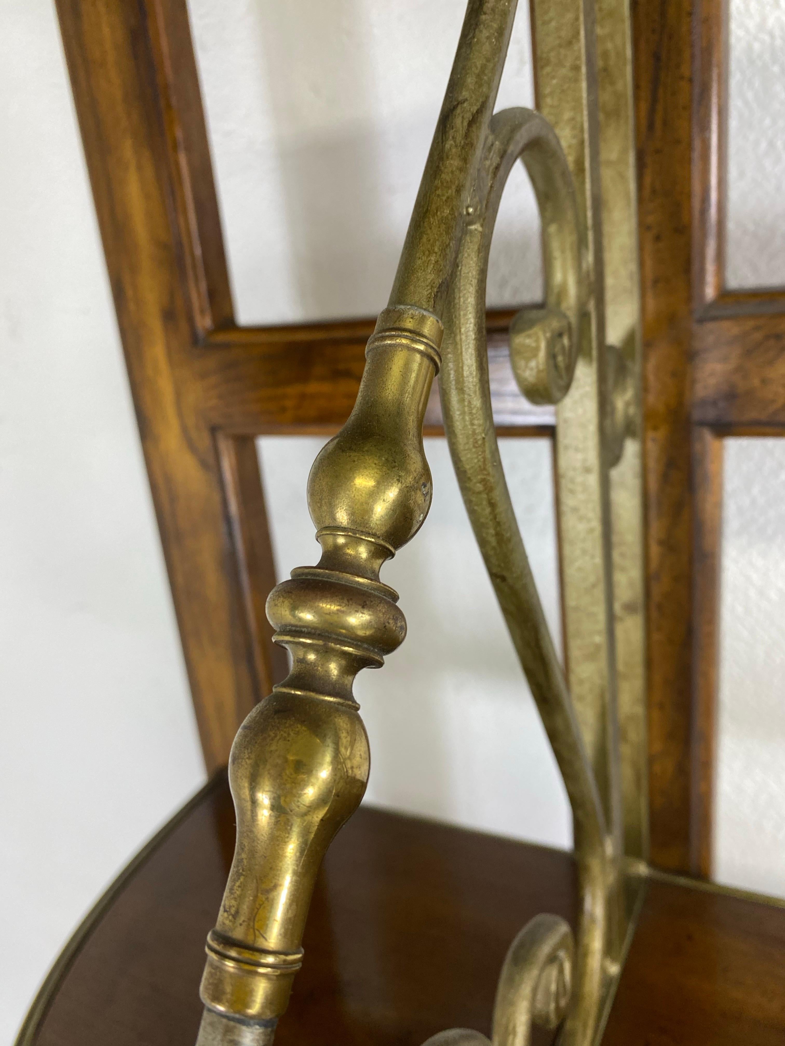 Handsome vintage Drexel Heritage brass in Walnut bakers rack For Sale 4