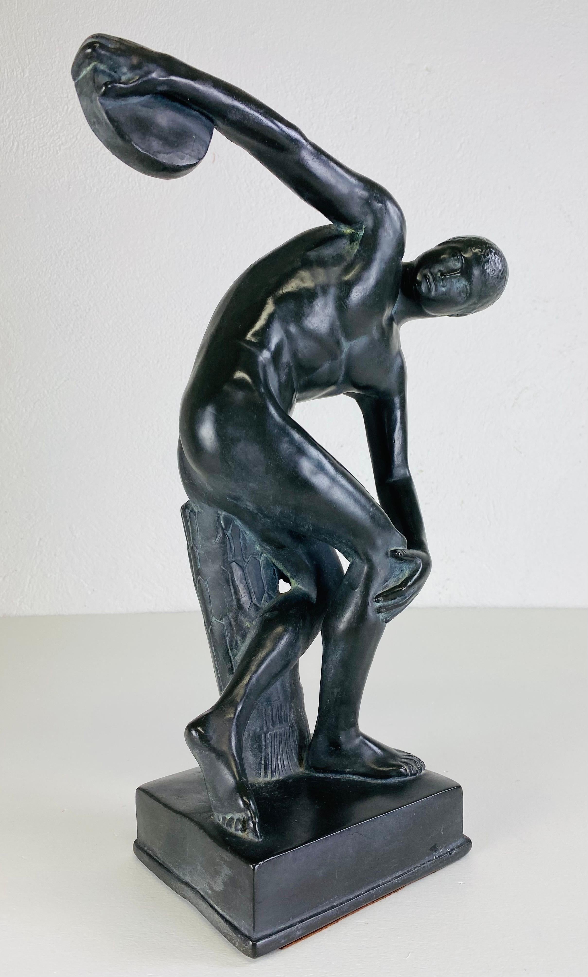 Preciosa escultura figurativa masculina grecorromana de época Grecorromano en venta