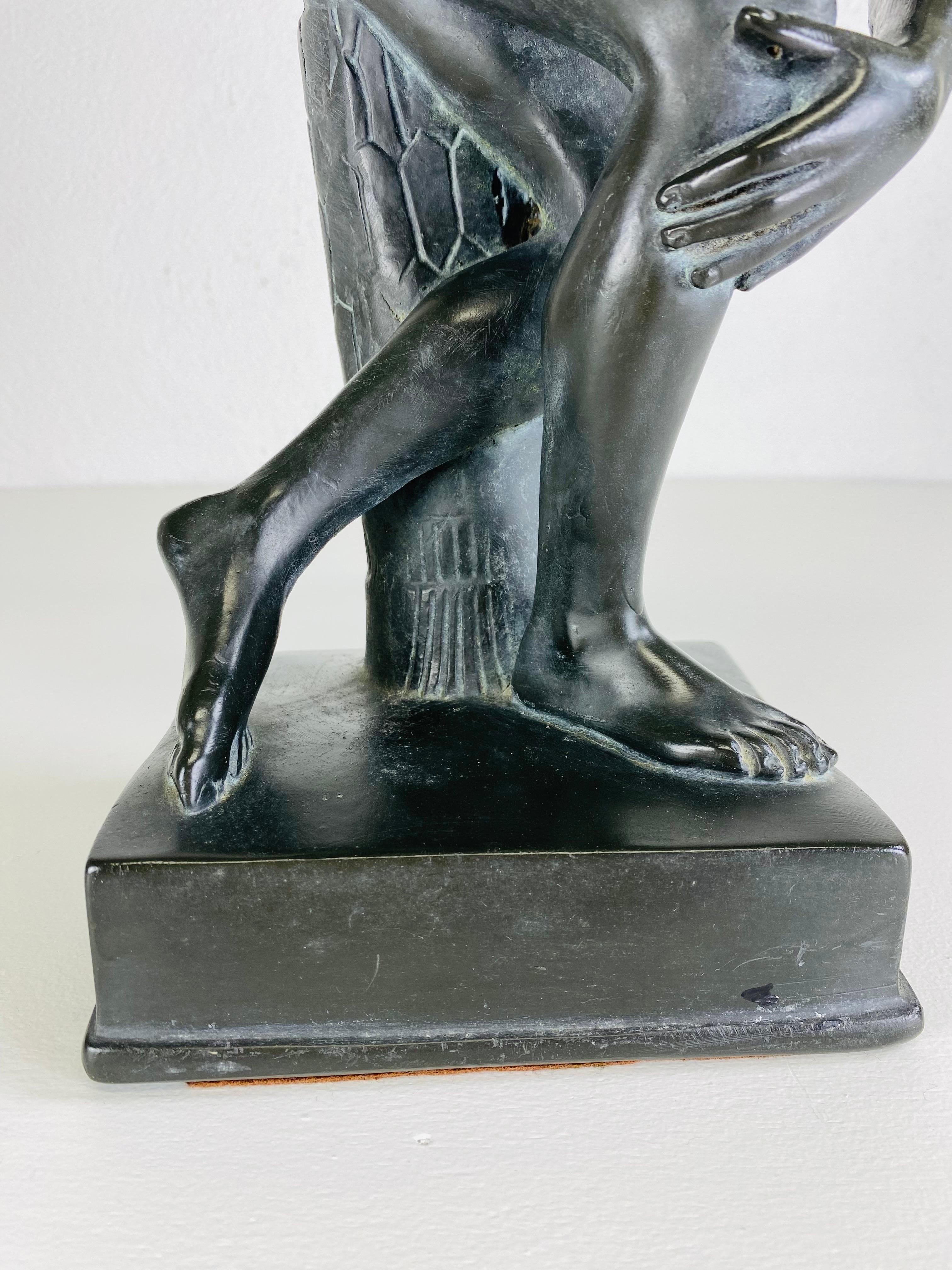 Preciosa escultura figurativa masculina grecorromana de época Estadounidense en venta