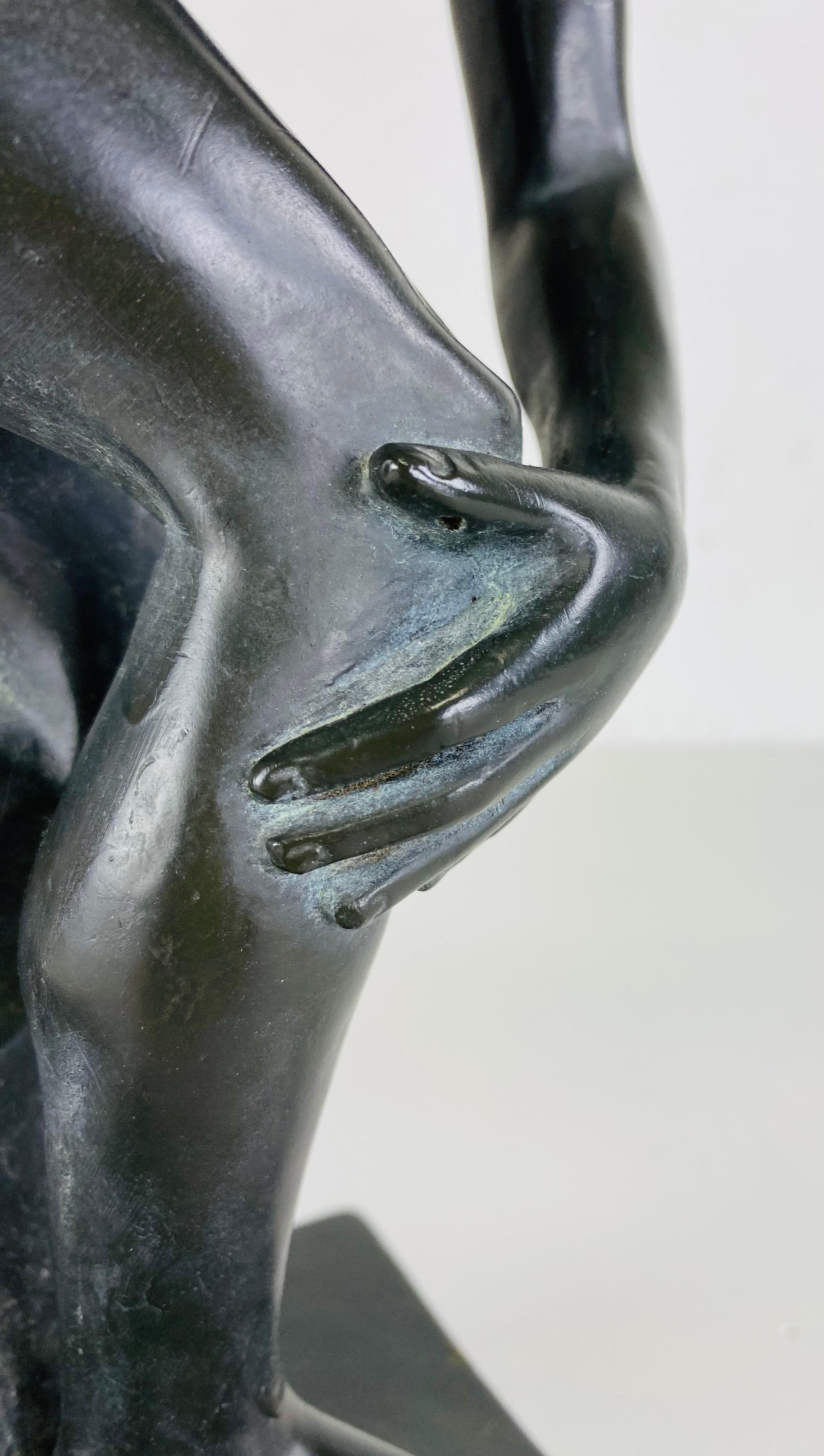 Preciosa escultura figurativa masculina grecorromana de época finales del siglo XX en venta