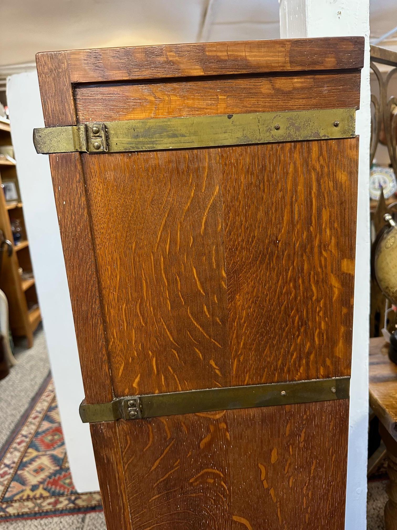 Vetro Splendido mobile libreria in vetro e ottone di Oak Oak vintage in vendita