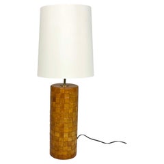 Hübsche Vintage Tischlampe aus gewebtem Leder