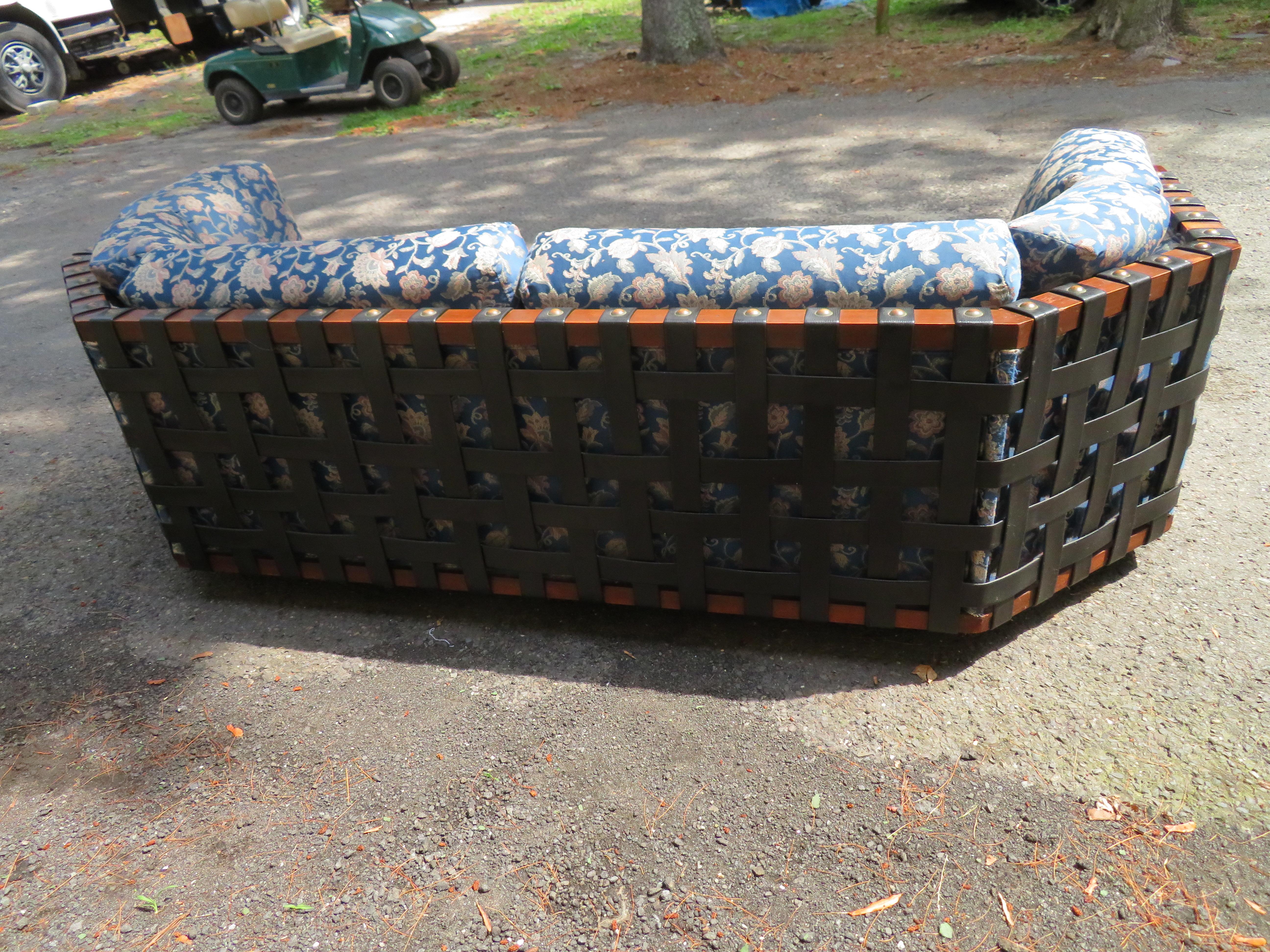 Brutalistisches Sofa aus gewebtem Leder mit Riemen, Mid-Century Modern im Angebot 6
