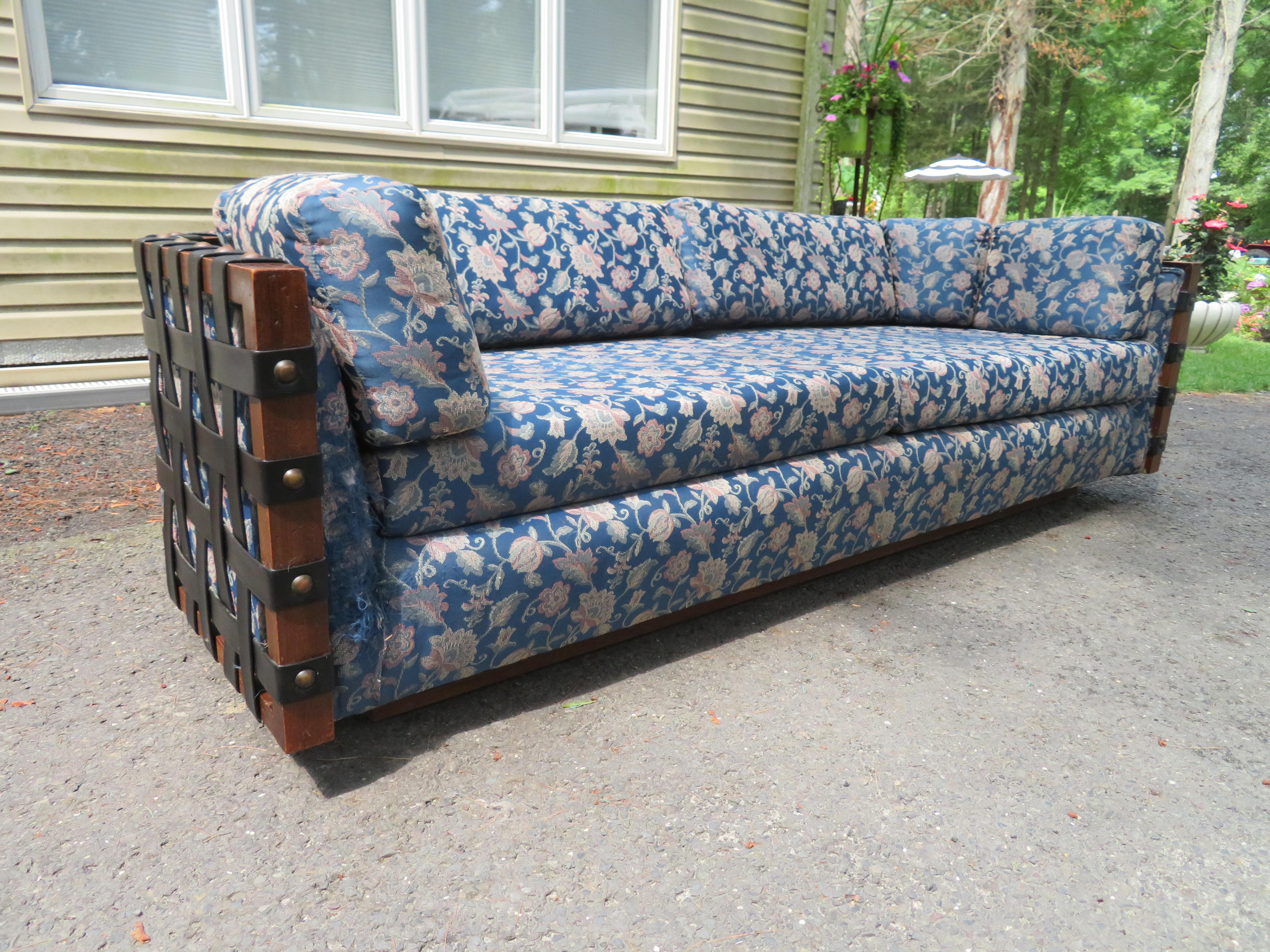 Brutalistisches Sofa aus gewebtem Leder mit Riemen, Mid-Century Modern im Angebot 7