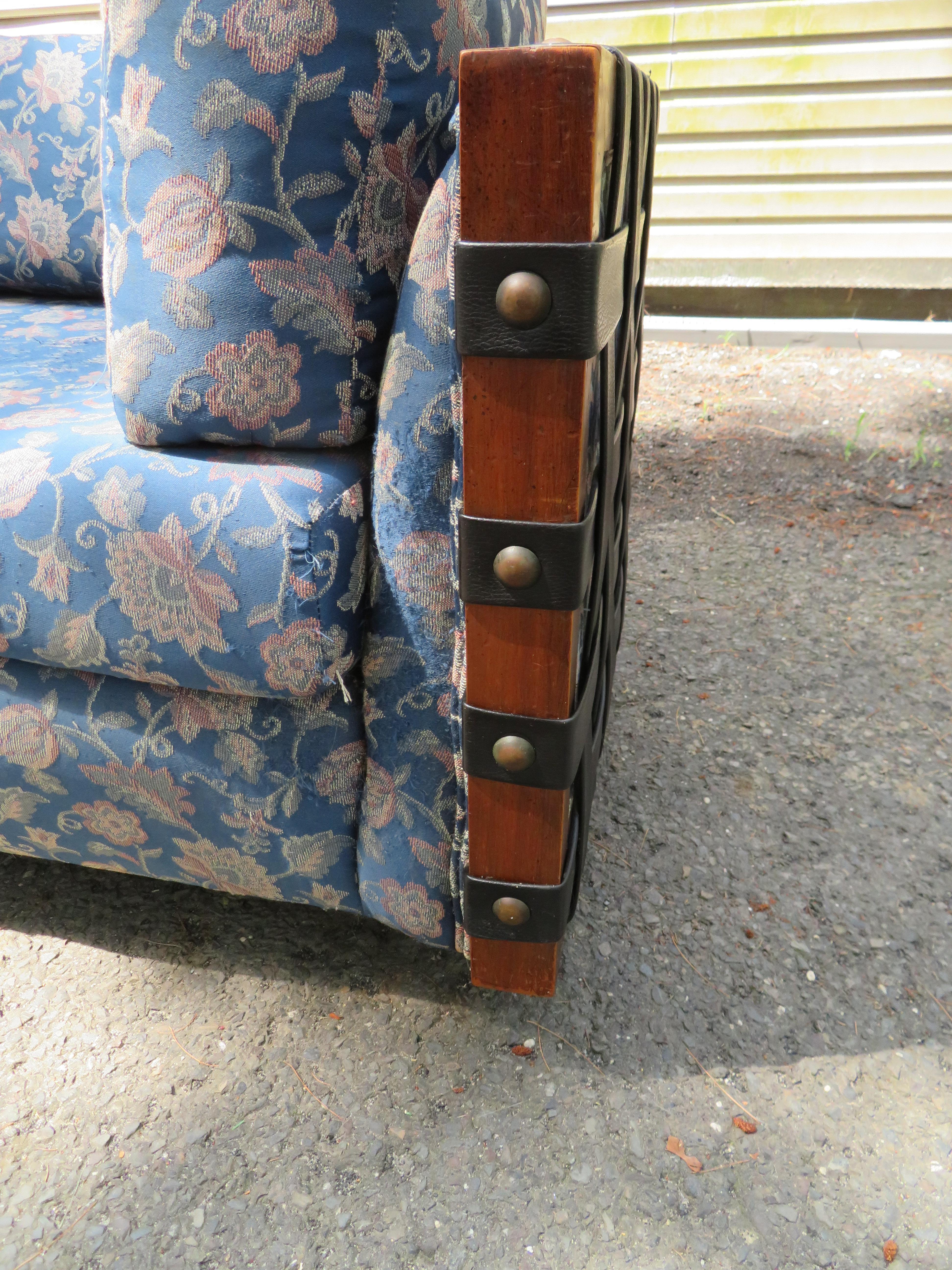 Brutalistisches Sofa aus gewebtem Leder mit Riemen, Mid-Century Modern im Angebot 2