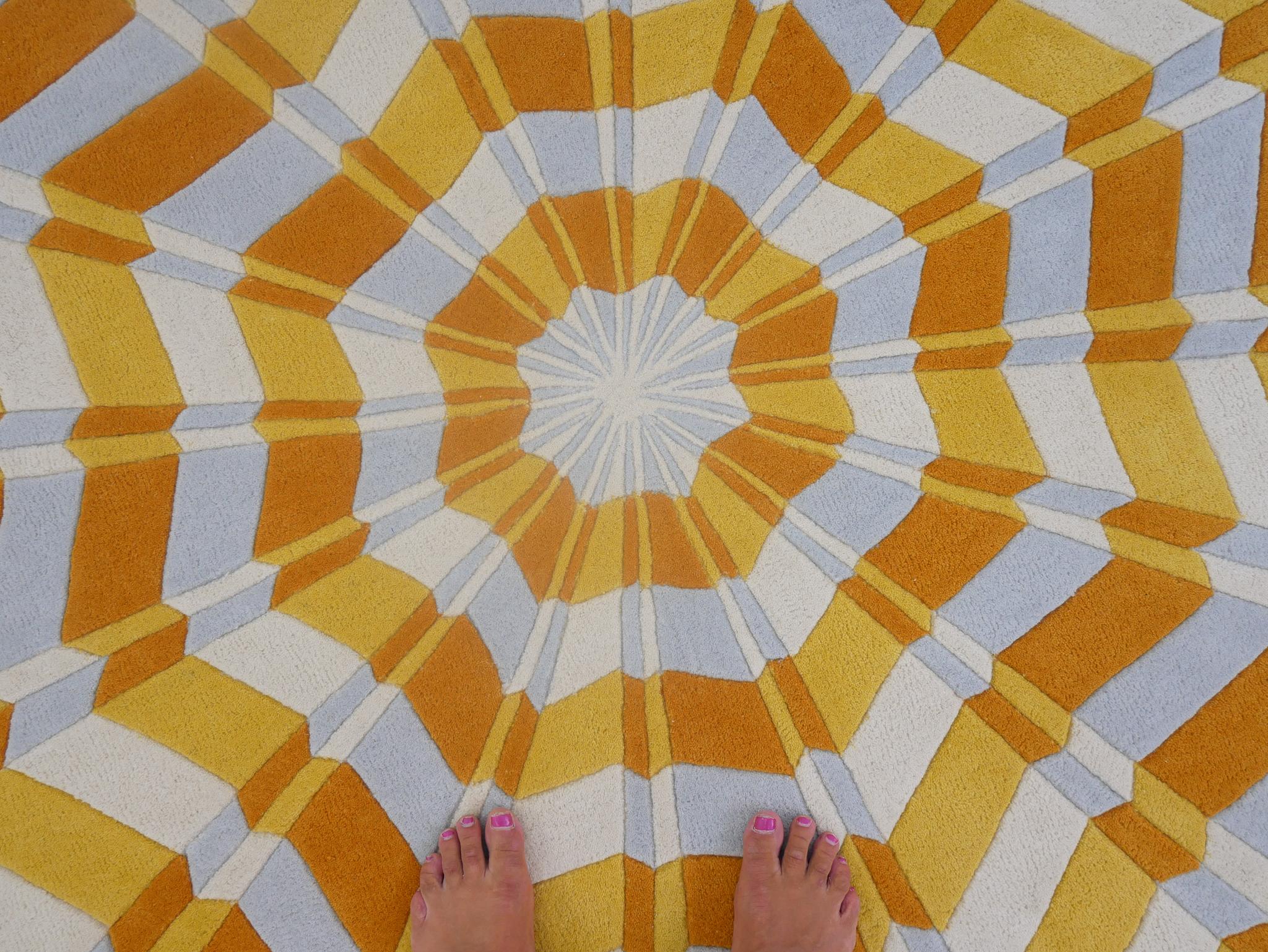 Indian Handtufted Round Yellow & White Rug, Star - Swedish Artist Annika Johansson For Sale
