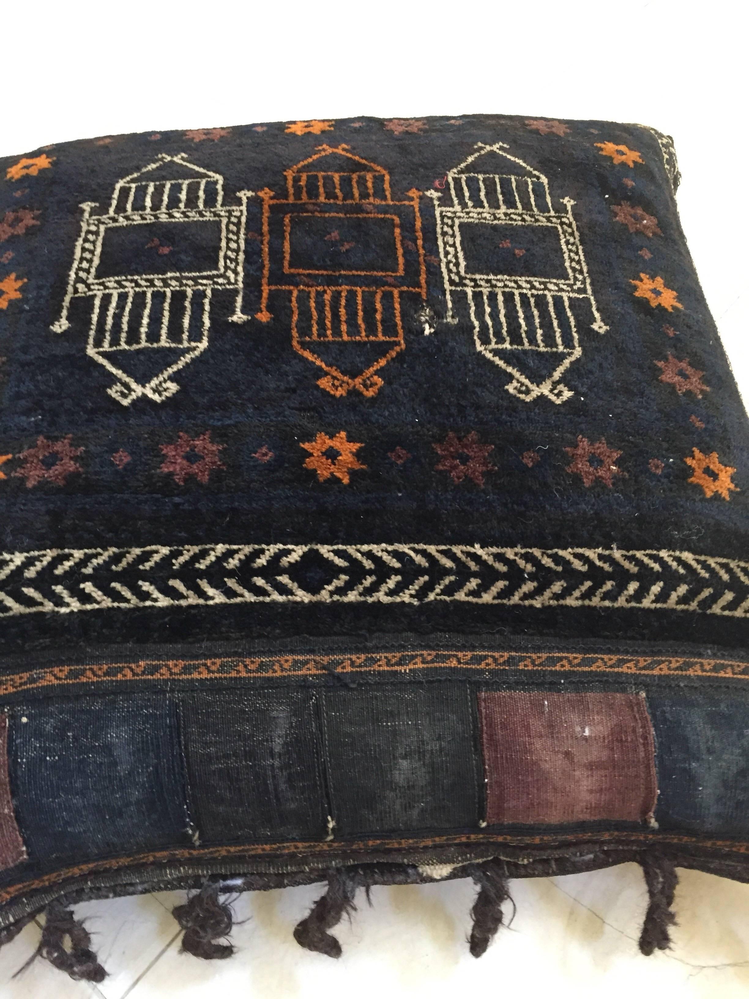 Handwoven Afghan Baluch Saddle Tribal Bag, 1880s Large Floor Pillow In Good Condition In North Hollywood, CA