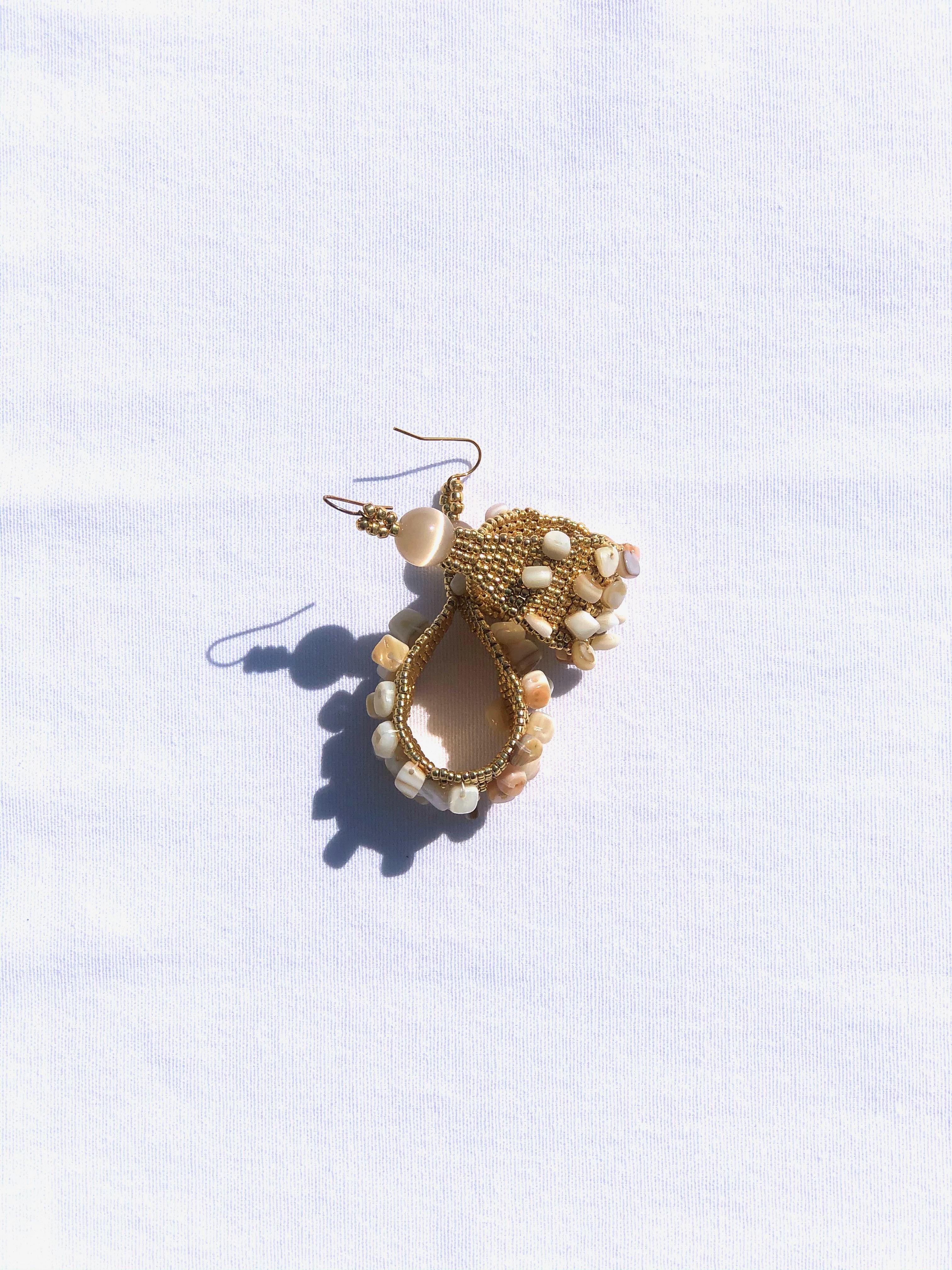 Contemporary Madre Hija Handwoven and Gold Plated Conchita Hoops with Conch Shell Chip Beads For Sale