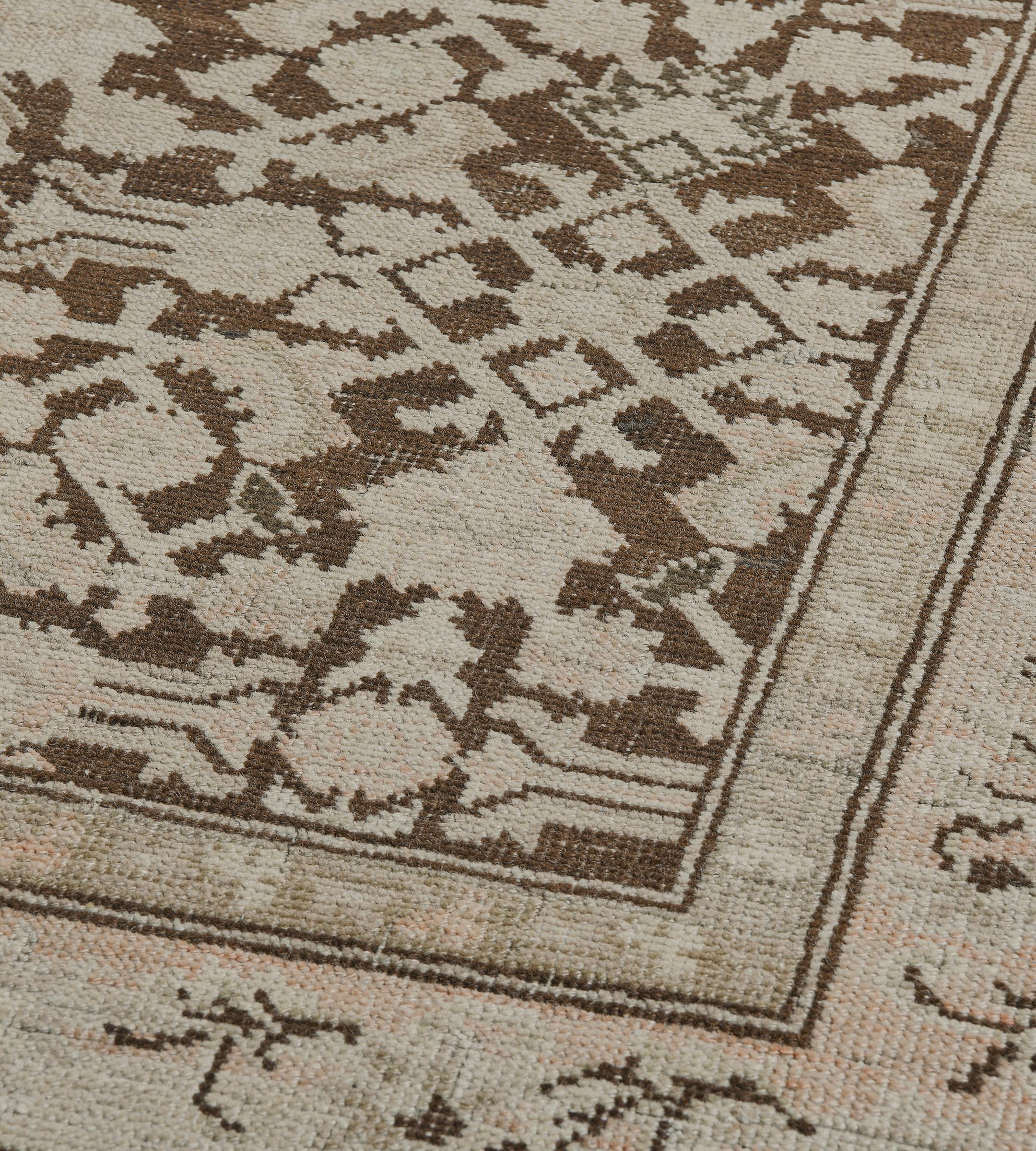 Handgewebter Läufer aus Karabagh-Wolle in Brown mit Herati-Muster im Zustand „Gut“ im Angebot in West Hollywood, CA