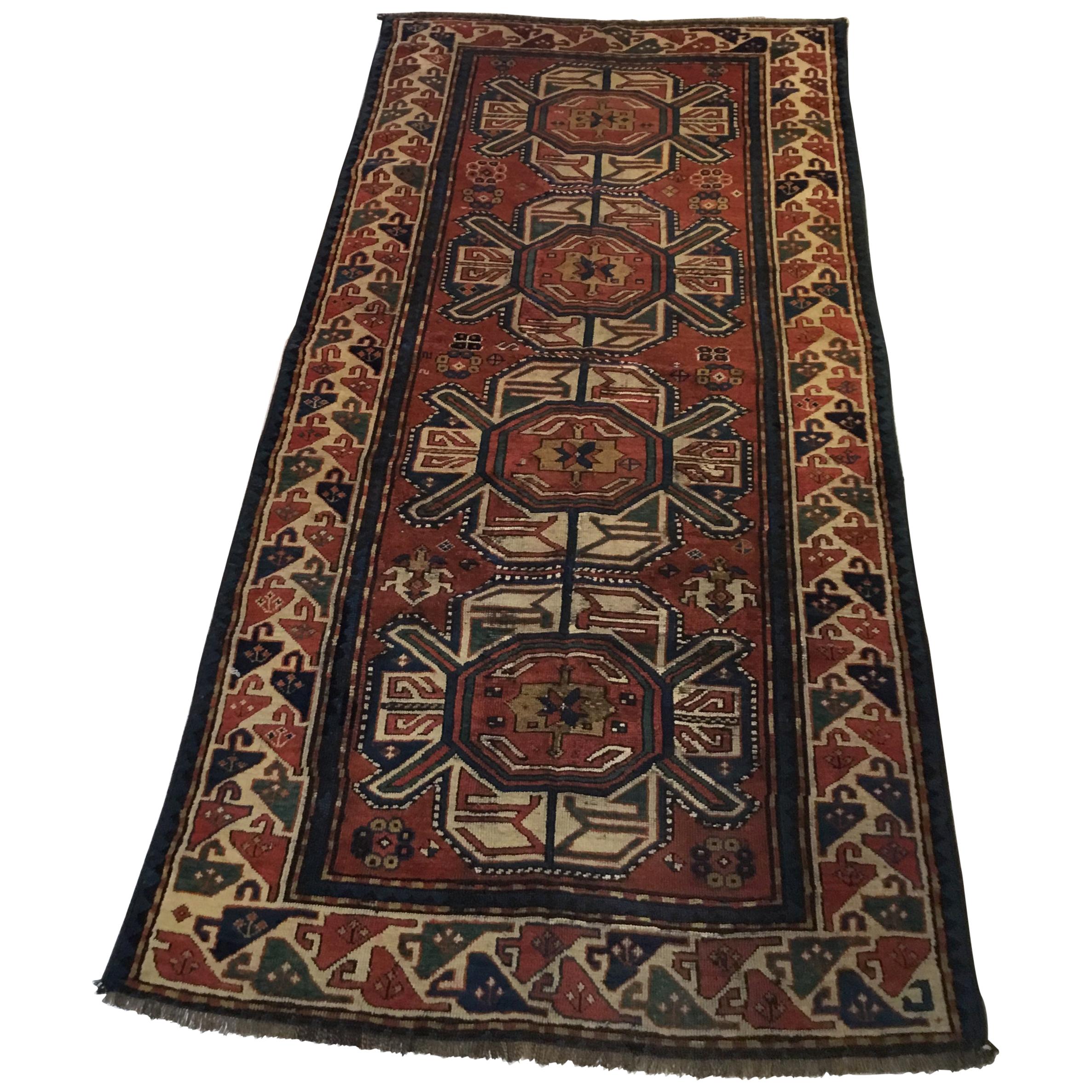 Handgewebter antiker kaukasischer Karabagh-Teppich im Angebot
