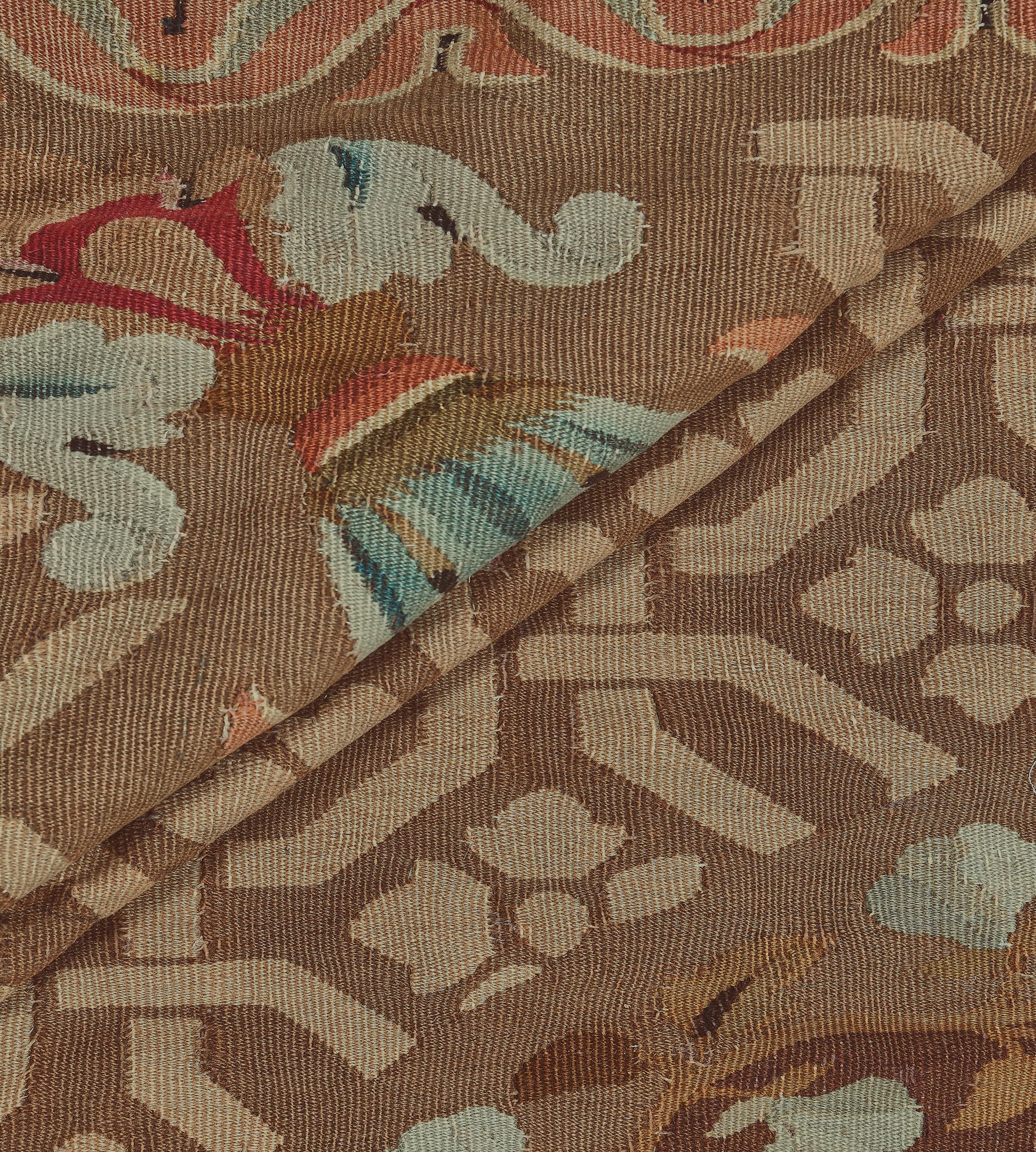 Tappeto Aubusson francese marrone floreale tessuto a mano, circa 1850 in vendita 1