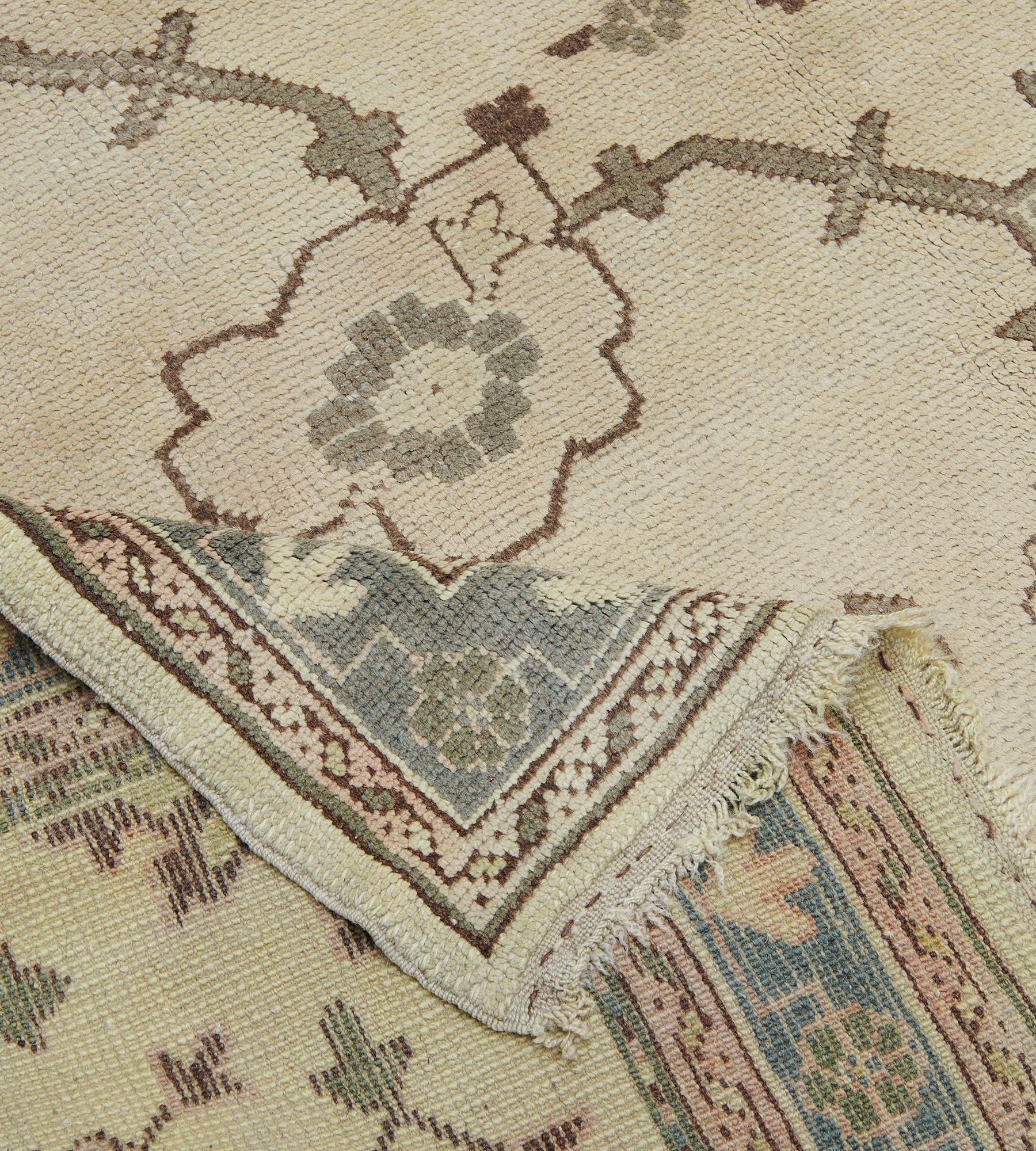 Laine Tapis Oushak en laine tissé à la main, antique, vers 1900 en vente
