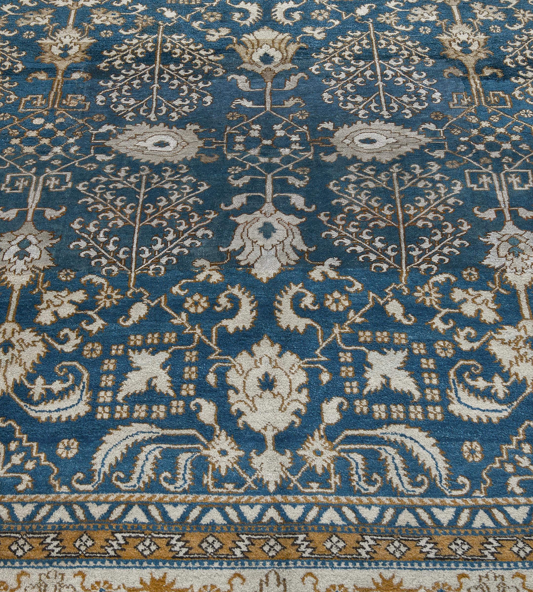 Tappeto Agra indiano floreale in lana blu cielo antico tessuto a mano in vendita 4