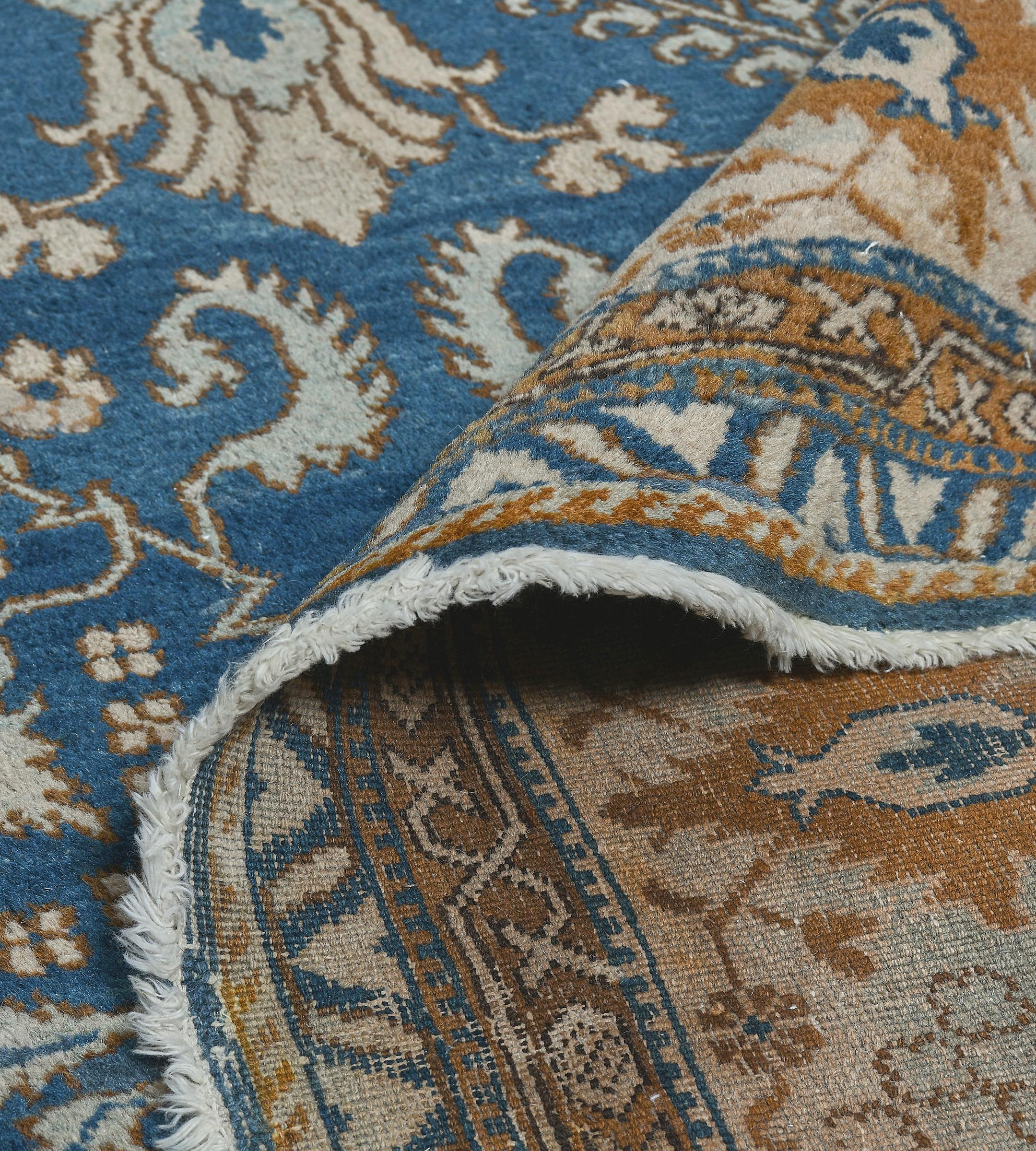 Tappeto Agra indiano floreale in lana blu cielo antico tessuto a mano in vendita 6