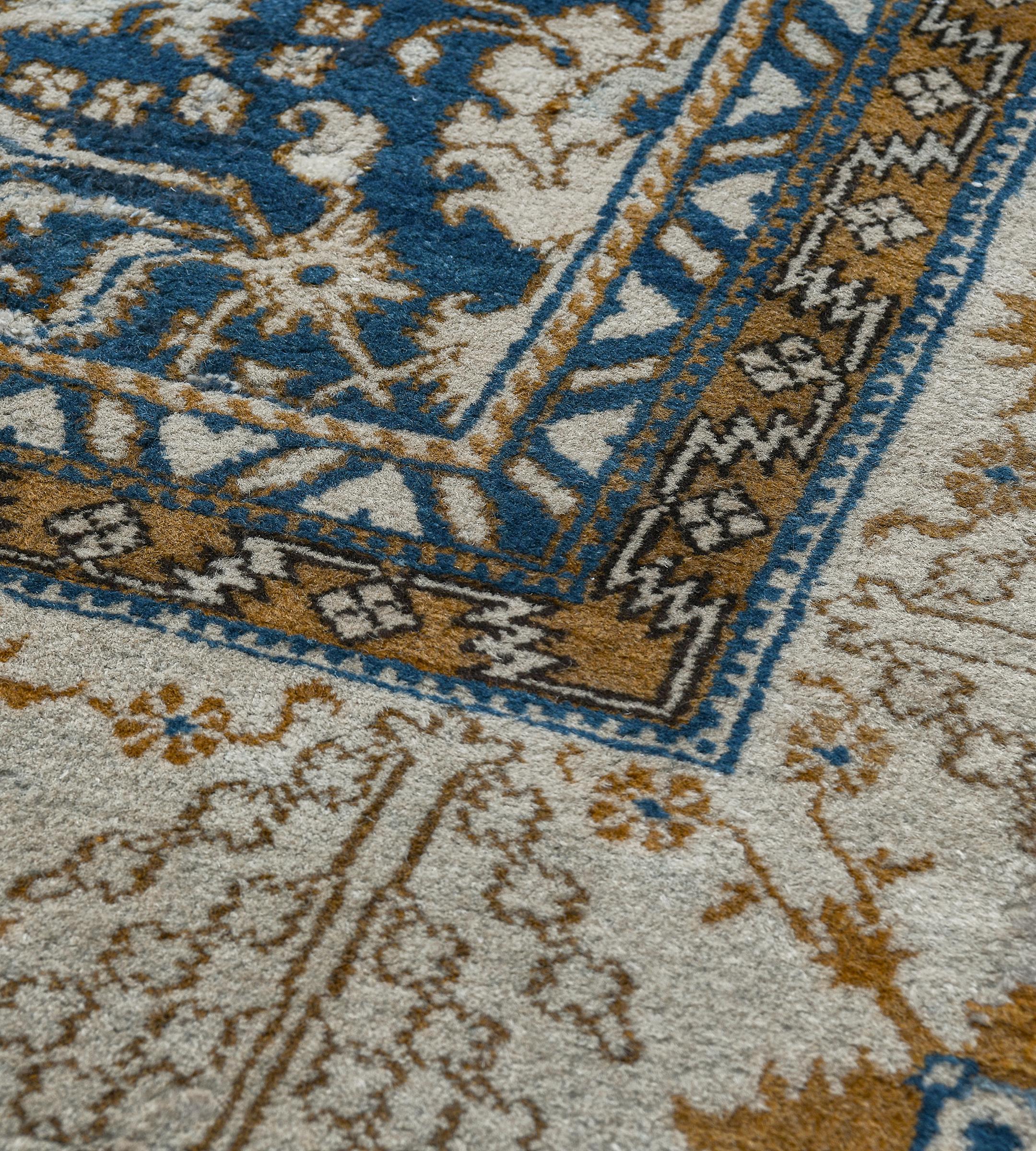 Tappeto Agra indiano floreale in lana blu cielo antico tessuto a mano in vendita 3