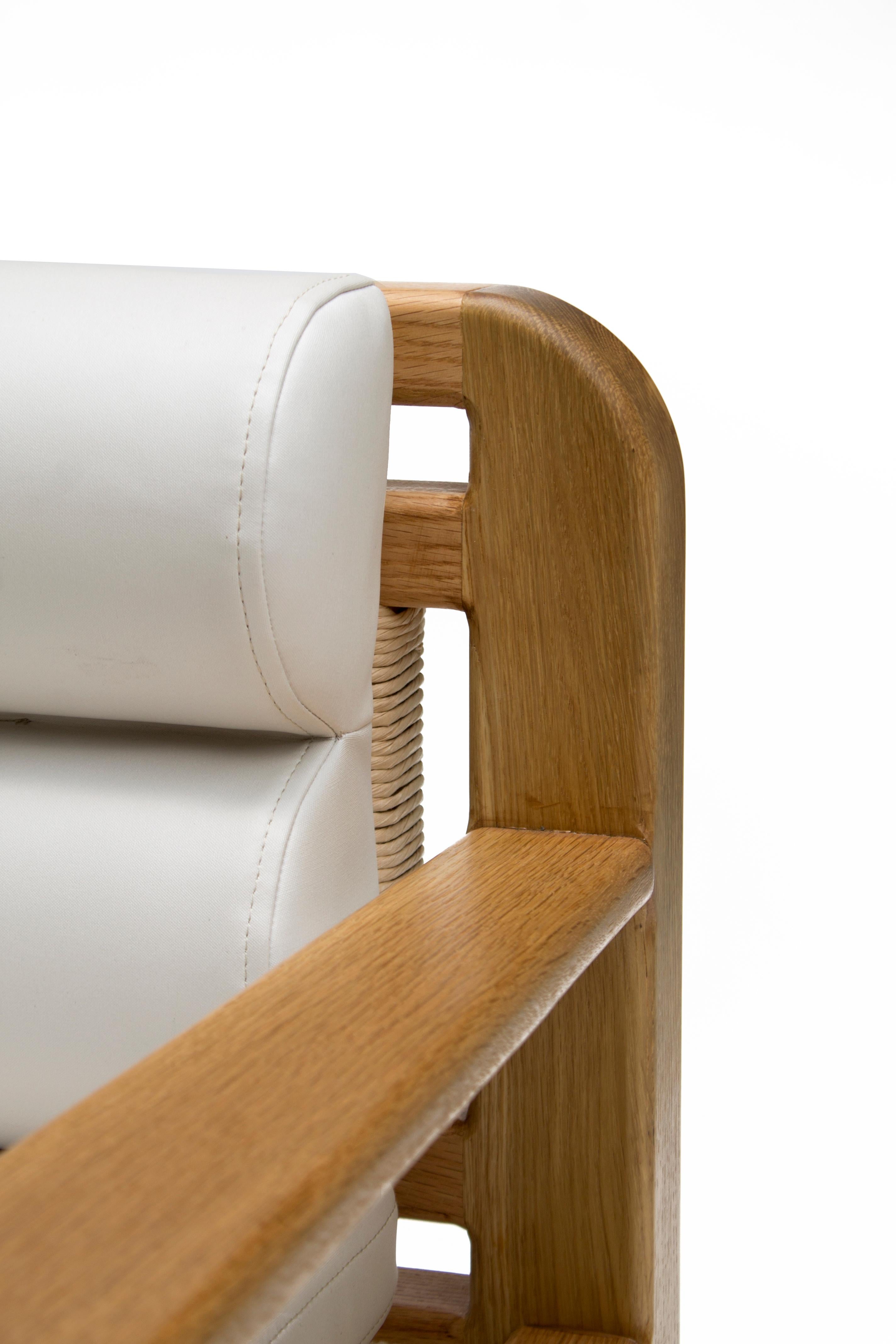 Handgeflochtener August Lounge Chair:: Massivholz Eiche und Papierkordel im Angebot 3