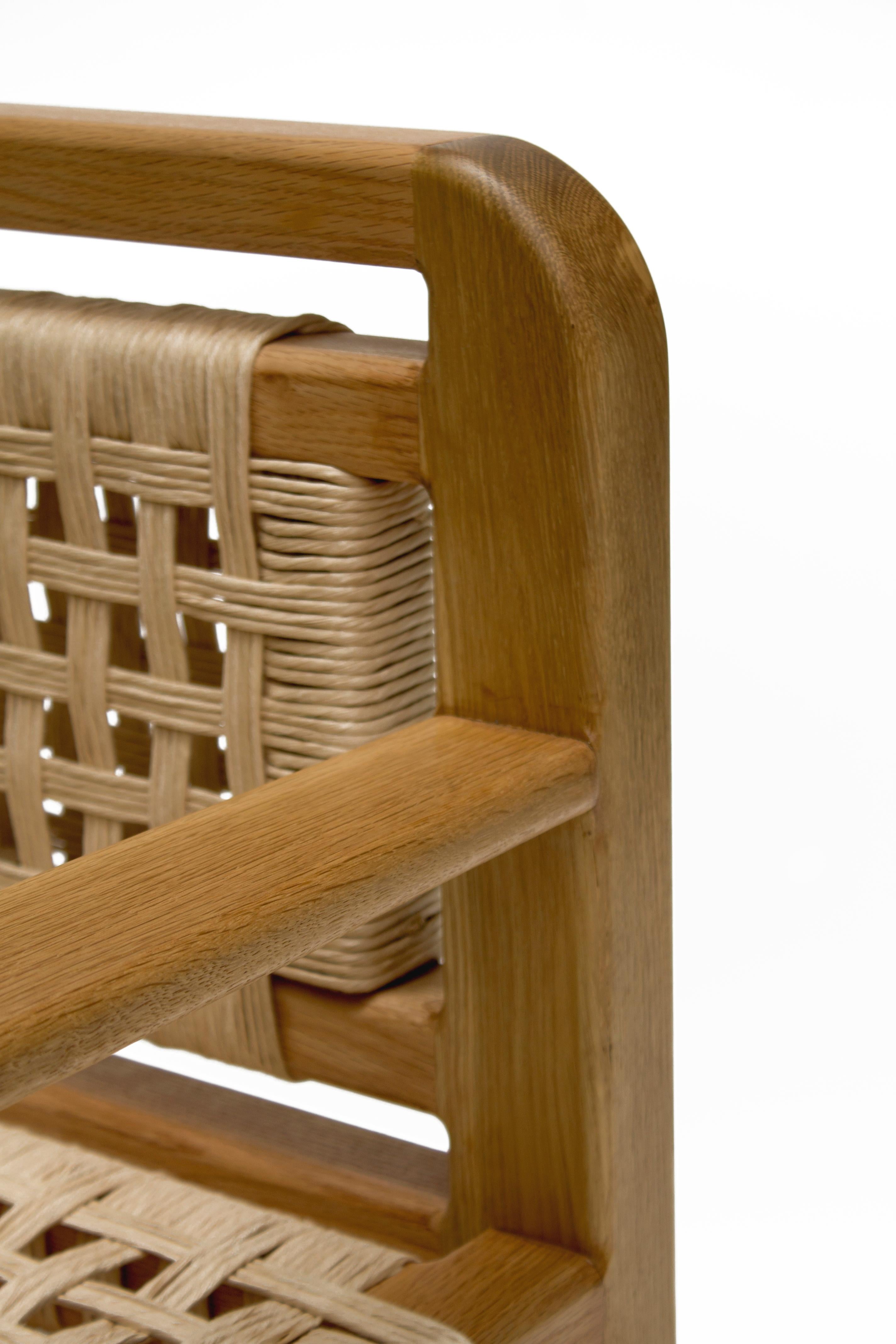 Handgeflochtener August Lounge Chair:: Massivholz Eiche und Papierkordel im Angebot 2