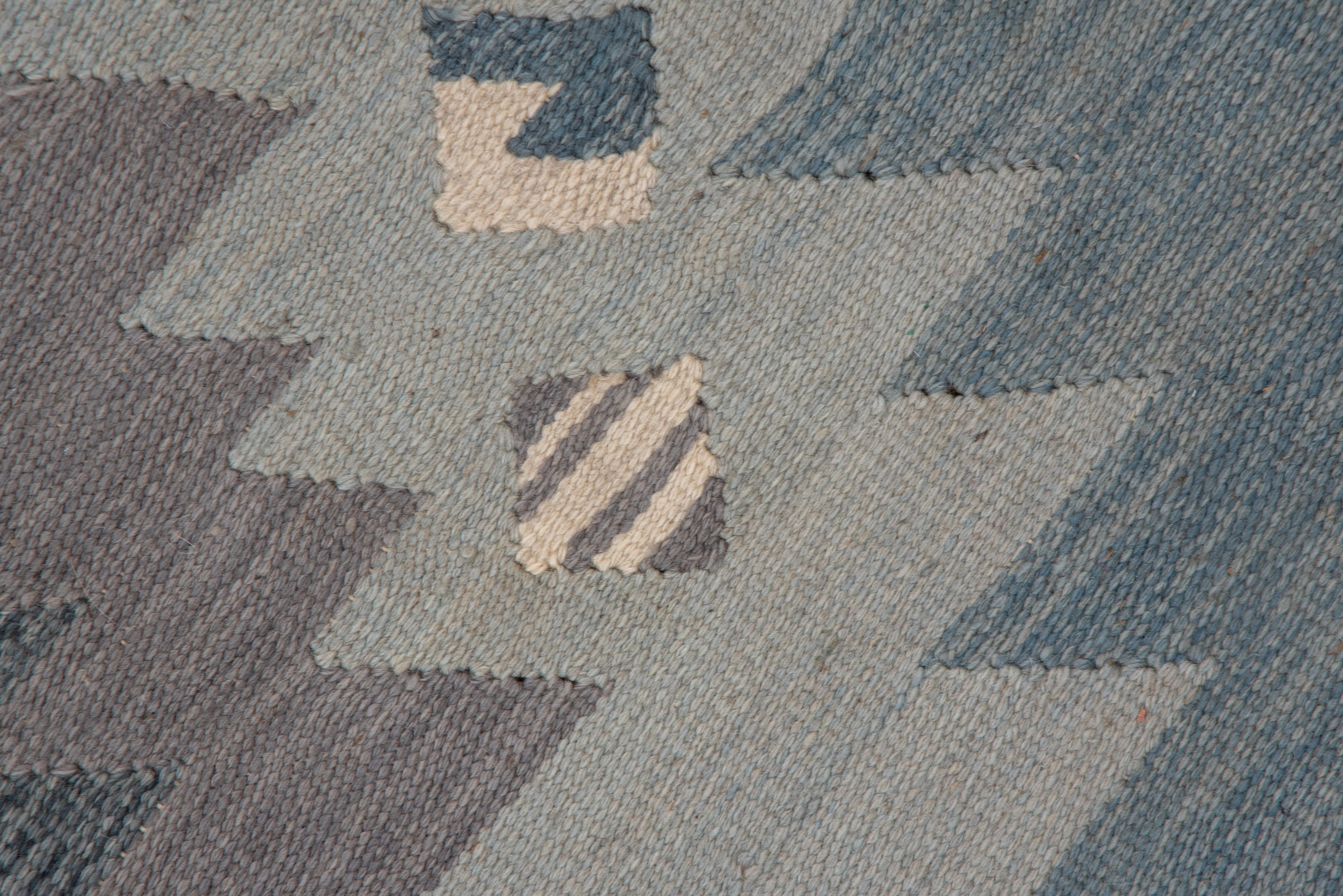 Handgewebter blauer & grauer Flachgewebe-Teppich im skandinavischen Design (Wolle) im Angebot