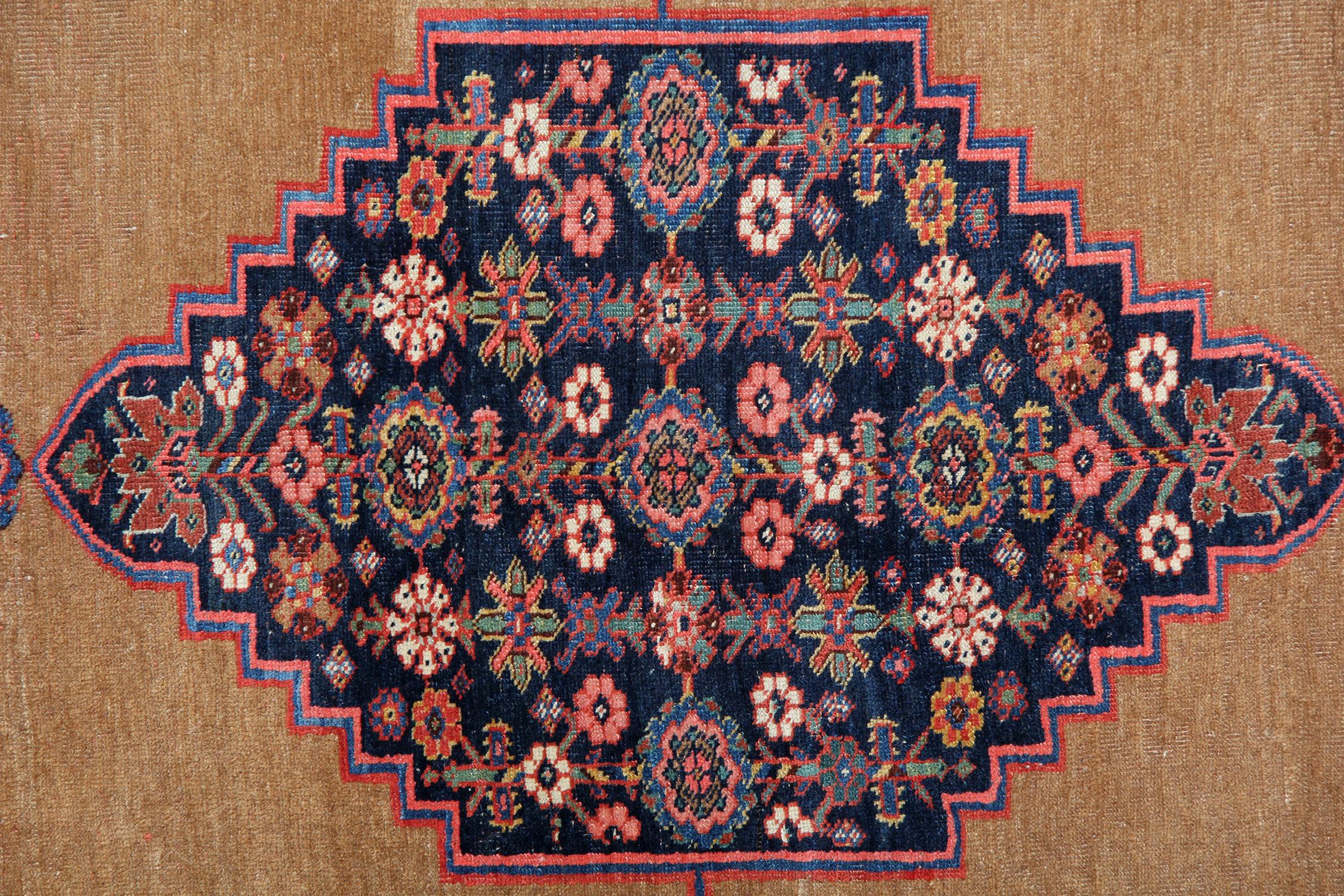 Handwoven Carpet Rug Geometric Oriental Area Rug Traditional Gold Rug In Excellent Condition For Sale In Hampshire, GB