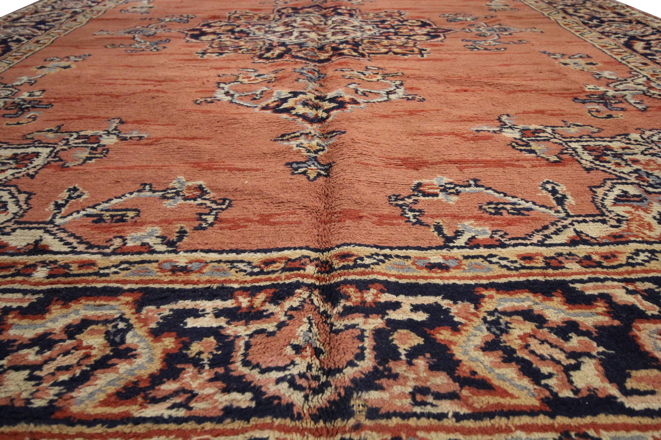 Handgewebter rostfarbener Vintage-Teppich aus indischer Wolle (Moderne der Mitte des Jahrhunderts) im Angebot