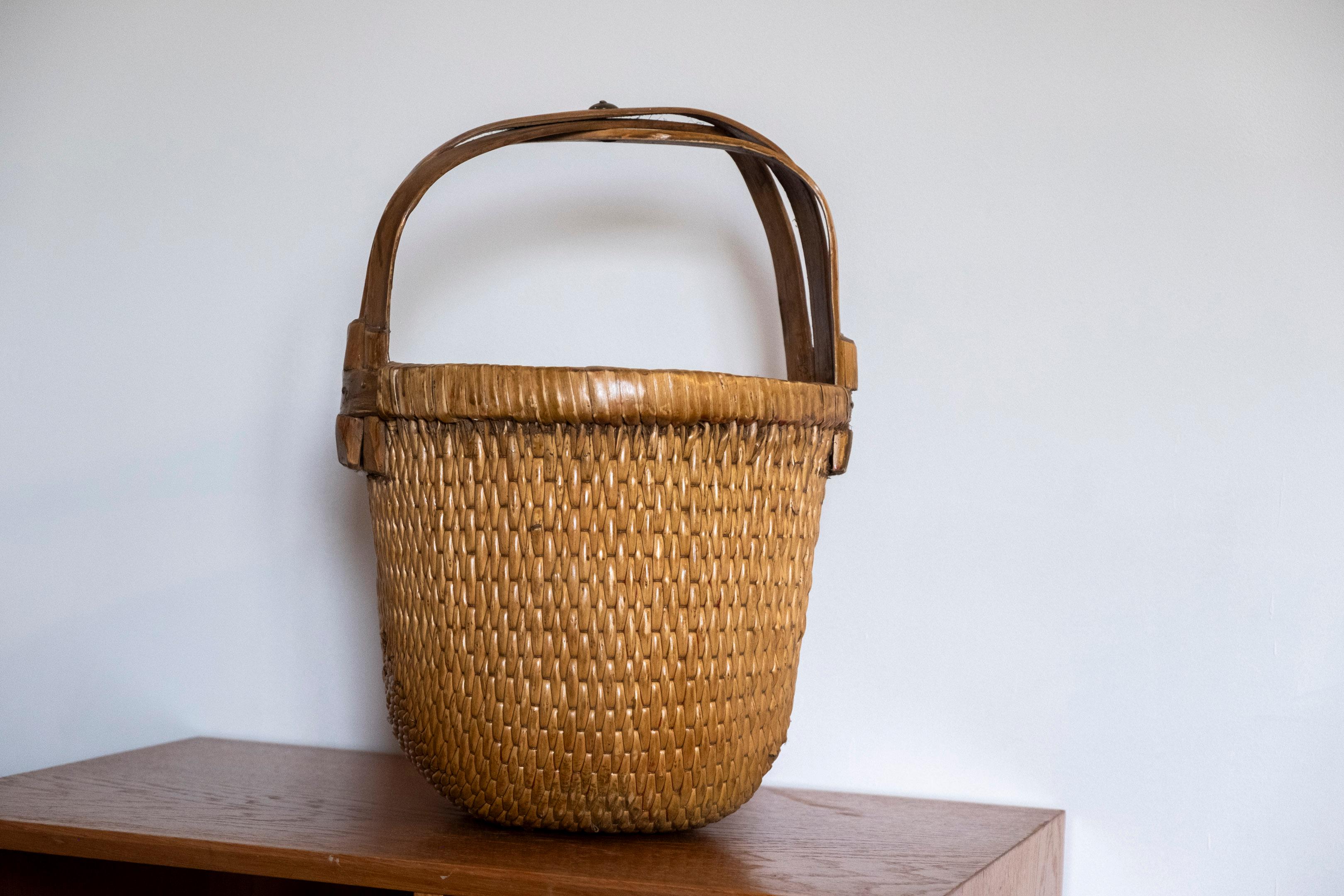 Handwoven Chinese Rice Basket In Good Condition For Sale In Balen, BE