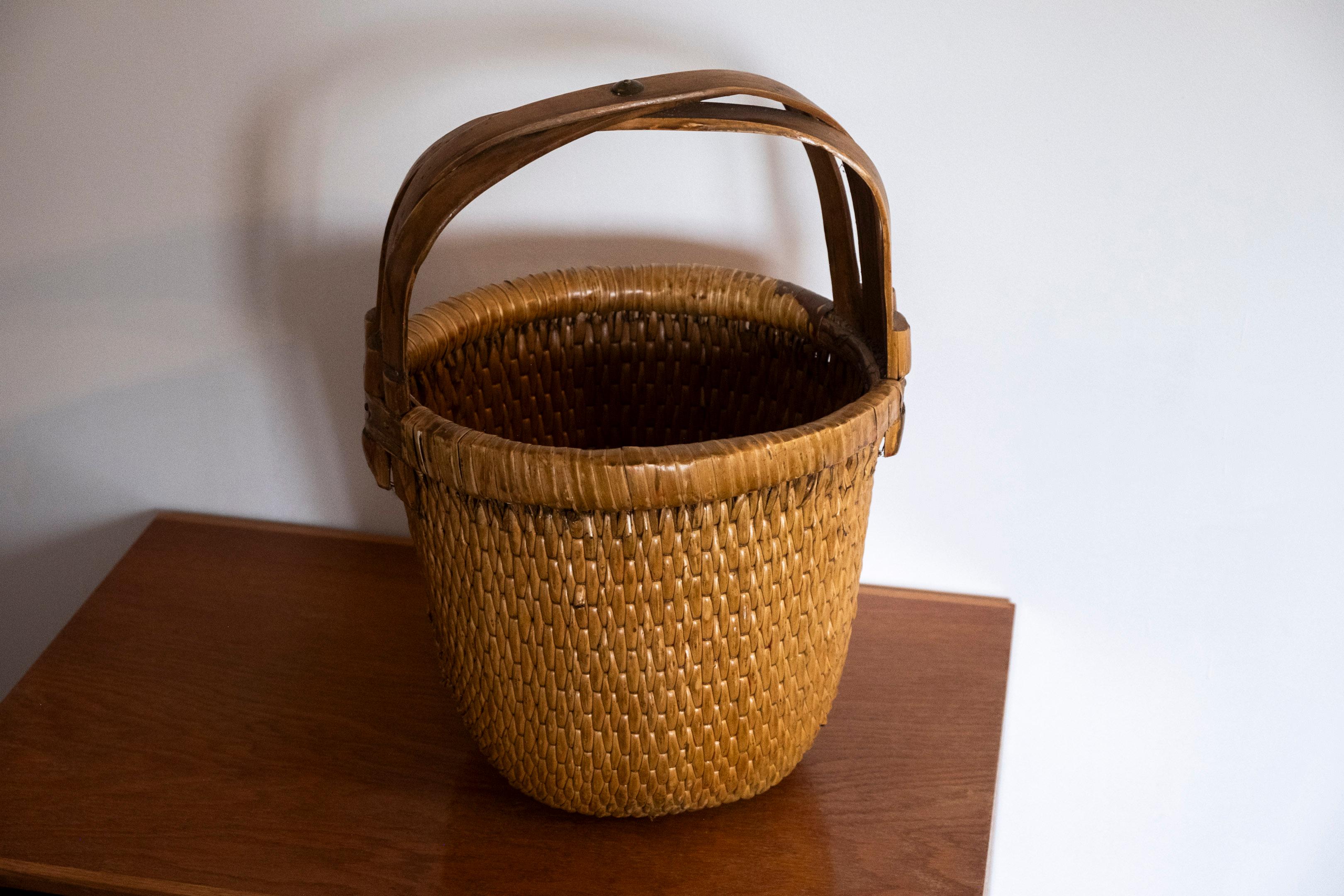 Wicker Handwoven Chinese Rice Basket For Sale