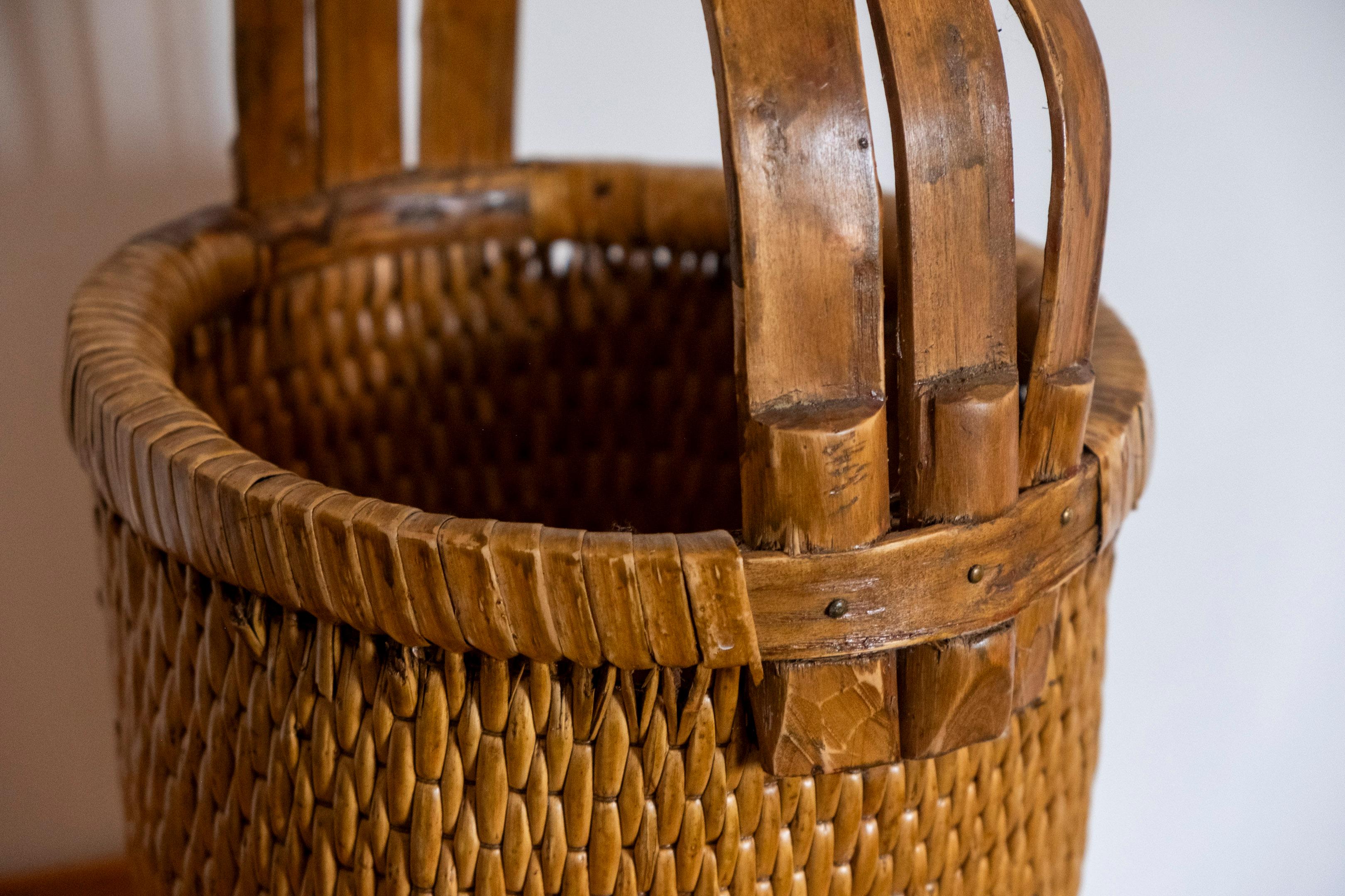 Handwoven Chinese Rice Basket For Sale 2