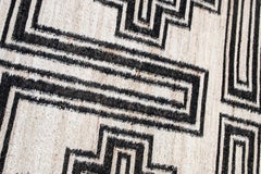 Modern Handwoven Jute Carpet Rug Dhurrie Cream & Black Pyramids