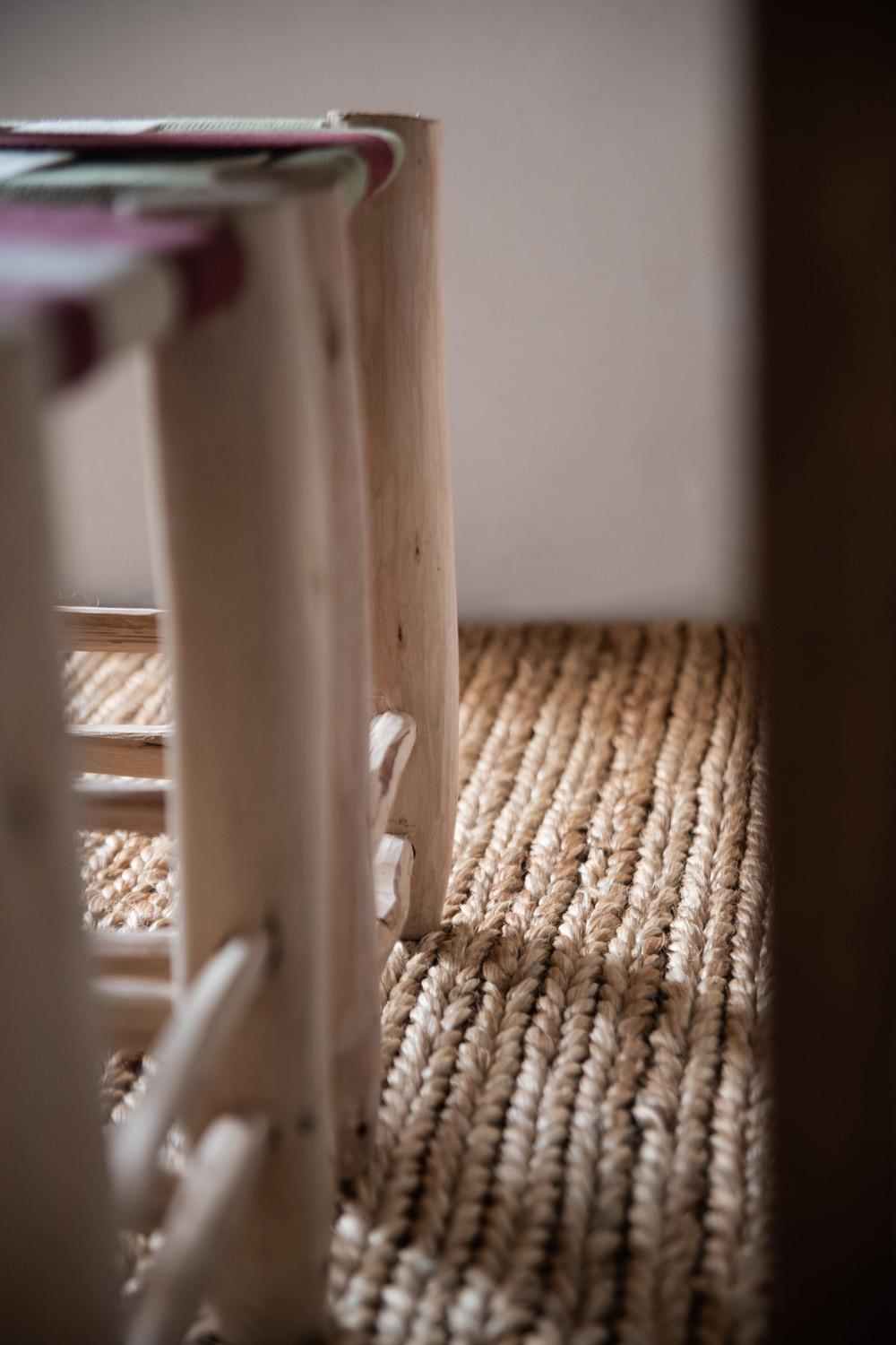Moderner handgewebter Jute-Teppich aus natürlichem hellbraunem Weizengeflecht im Angebot 5