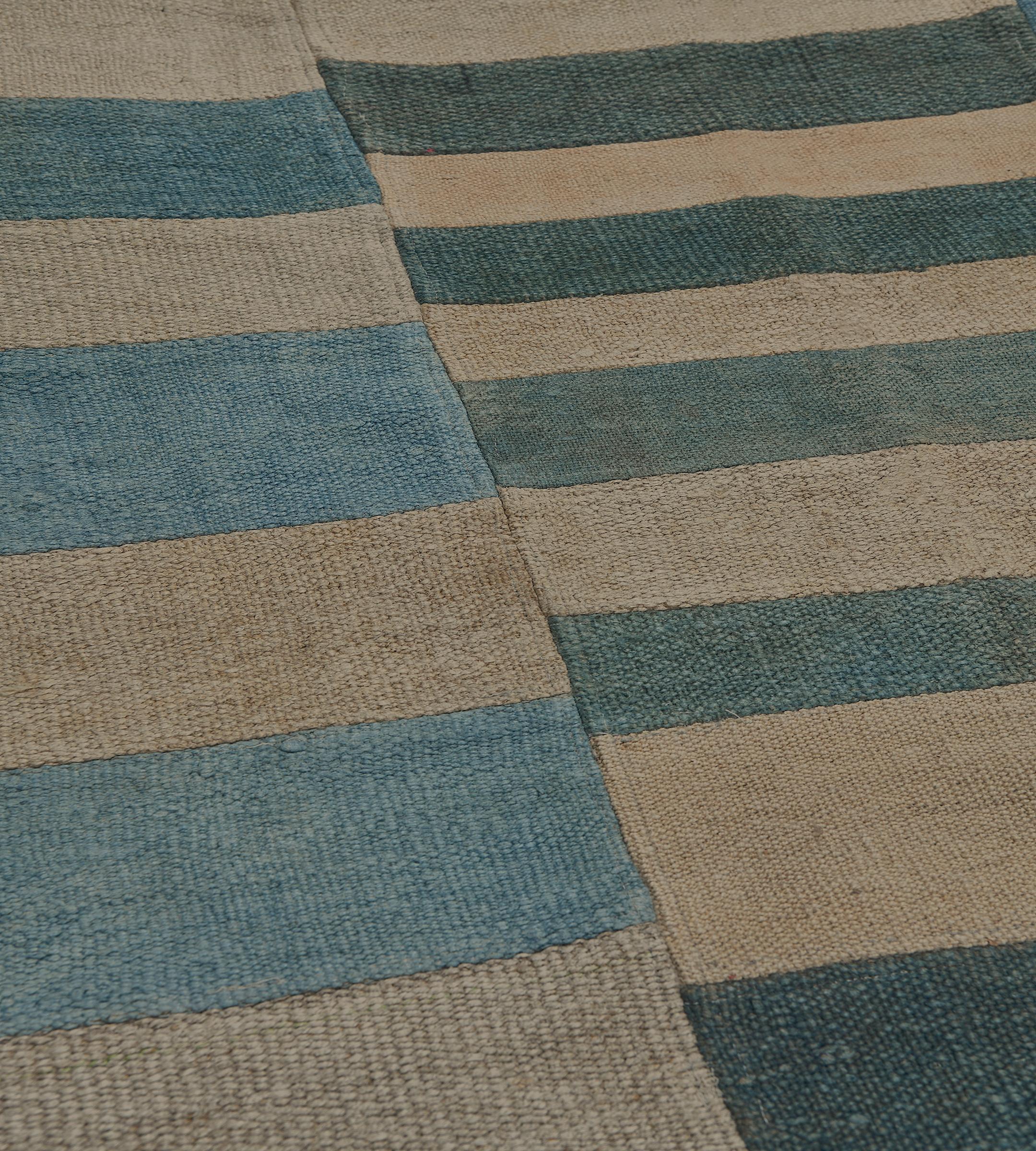 Indian Handwoven Contemporary Wool Blue and Ivory Flatweave Rug For Sale